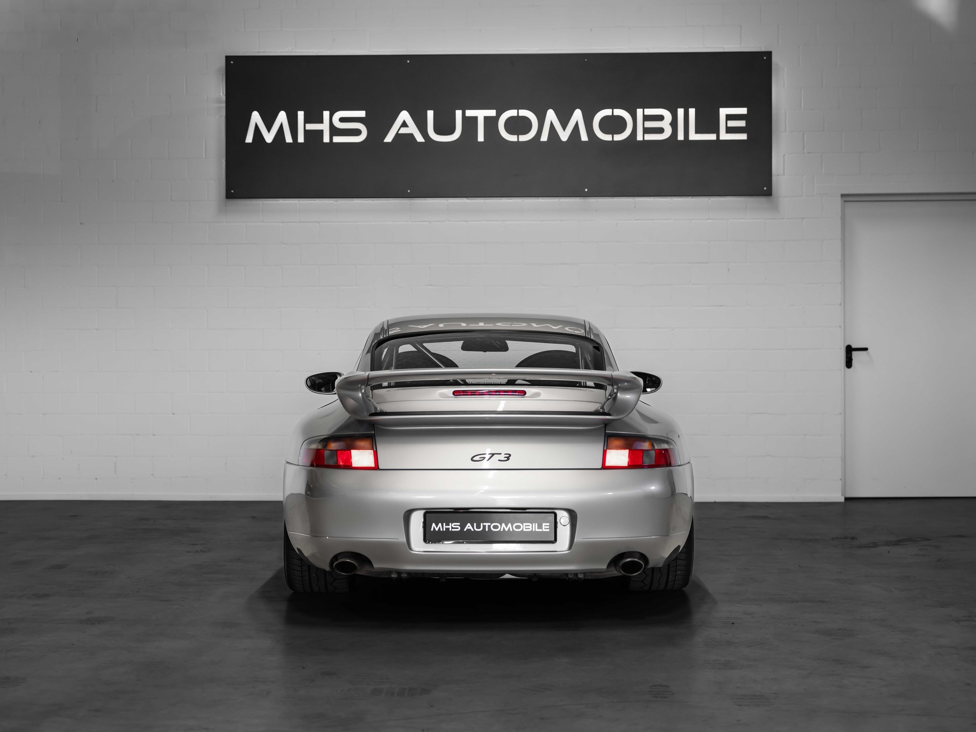 PORSCHE 911 GT3-showroom-element-3
