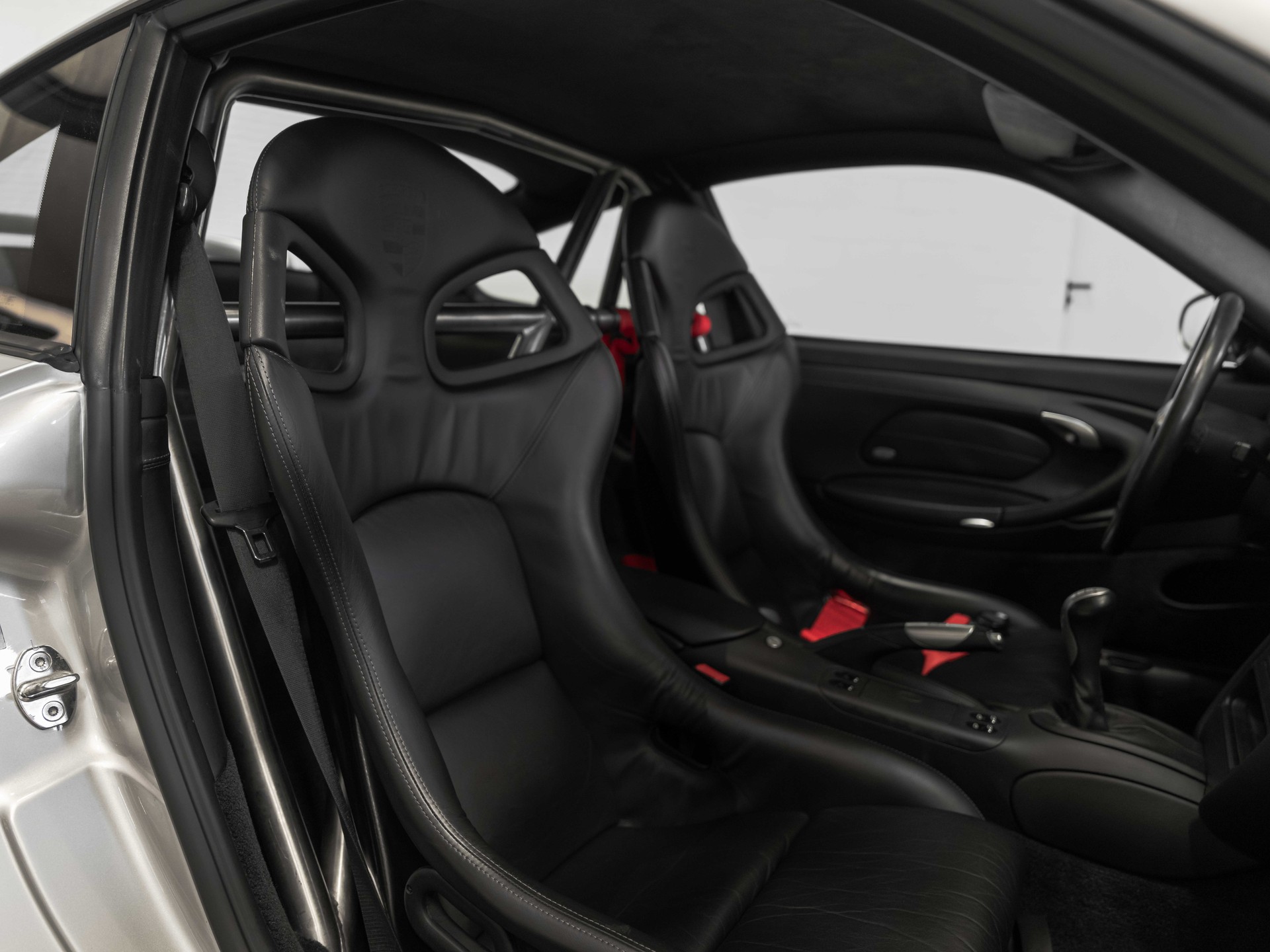 PORSCHE 911 GT3-image-32