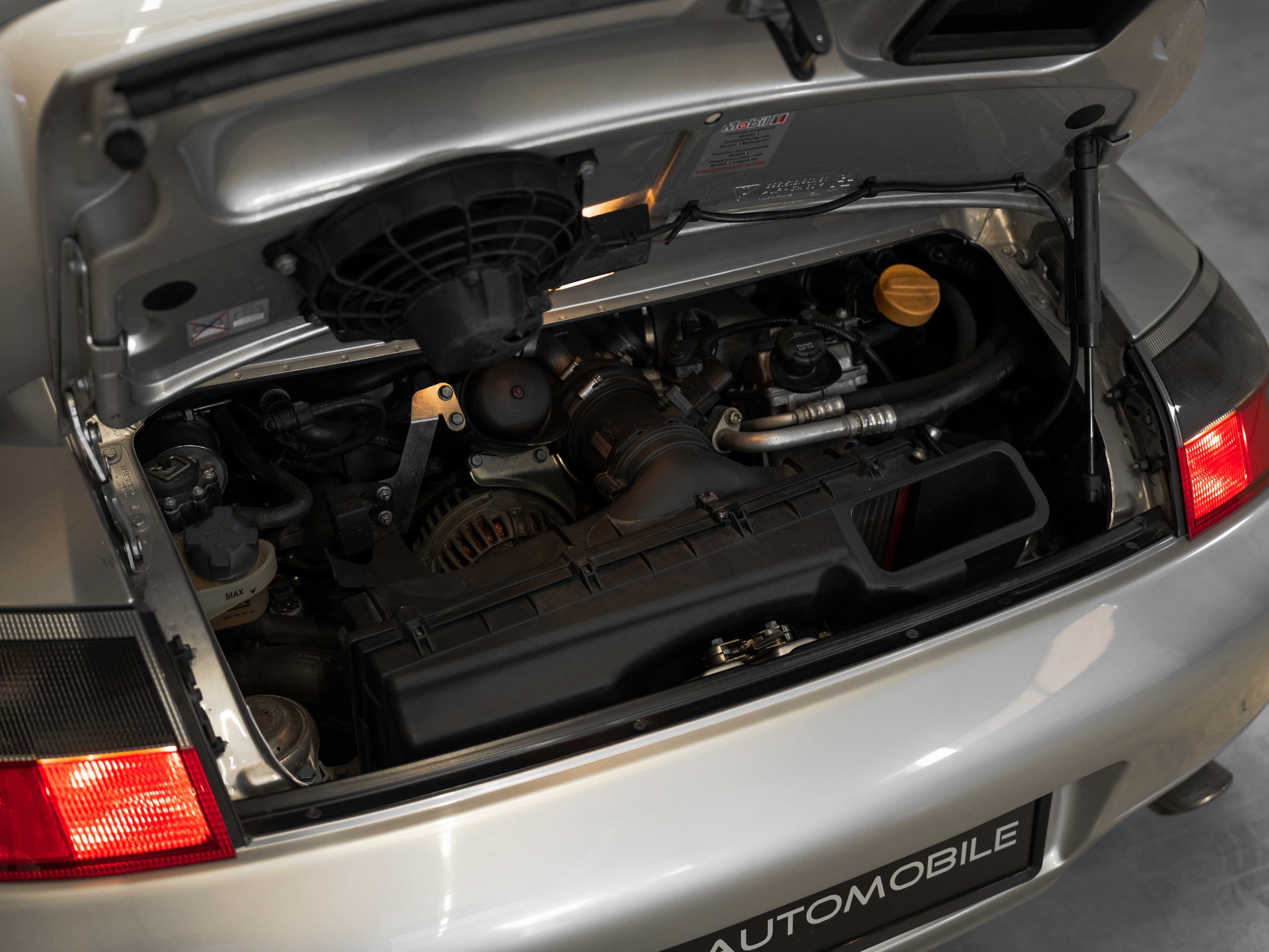 PORSCHE 911 GT3-image-23