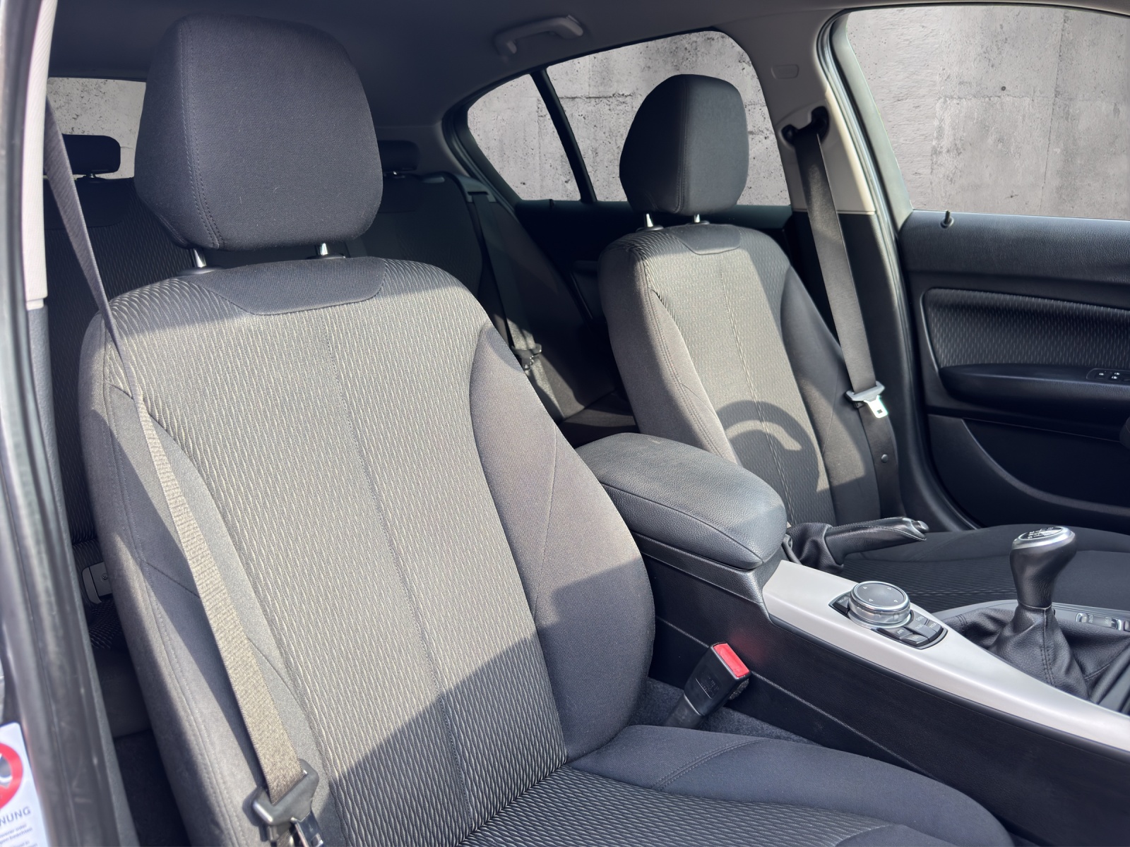 BMW 118d xDrive-image-13