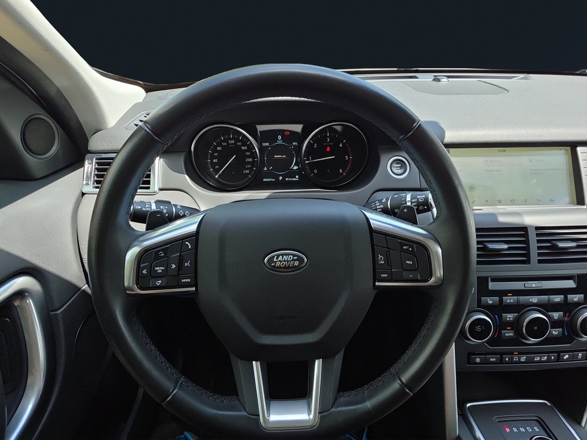 LAND ROVER Discovery Sport 2.0 TD4 SE AT9-image-11