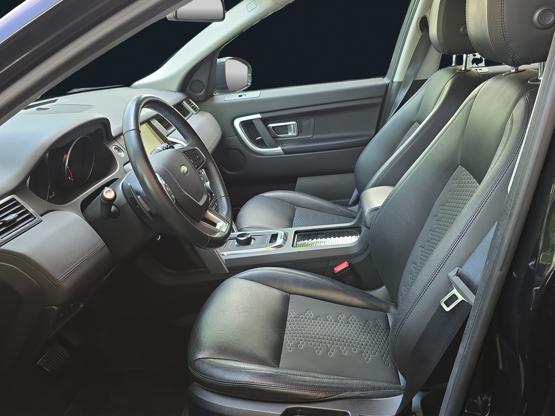 LAND ROVER Discovery Sport 2.0 TD4 SE AT9-image-9