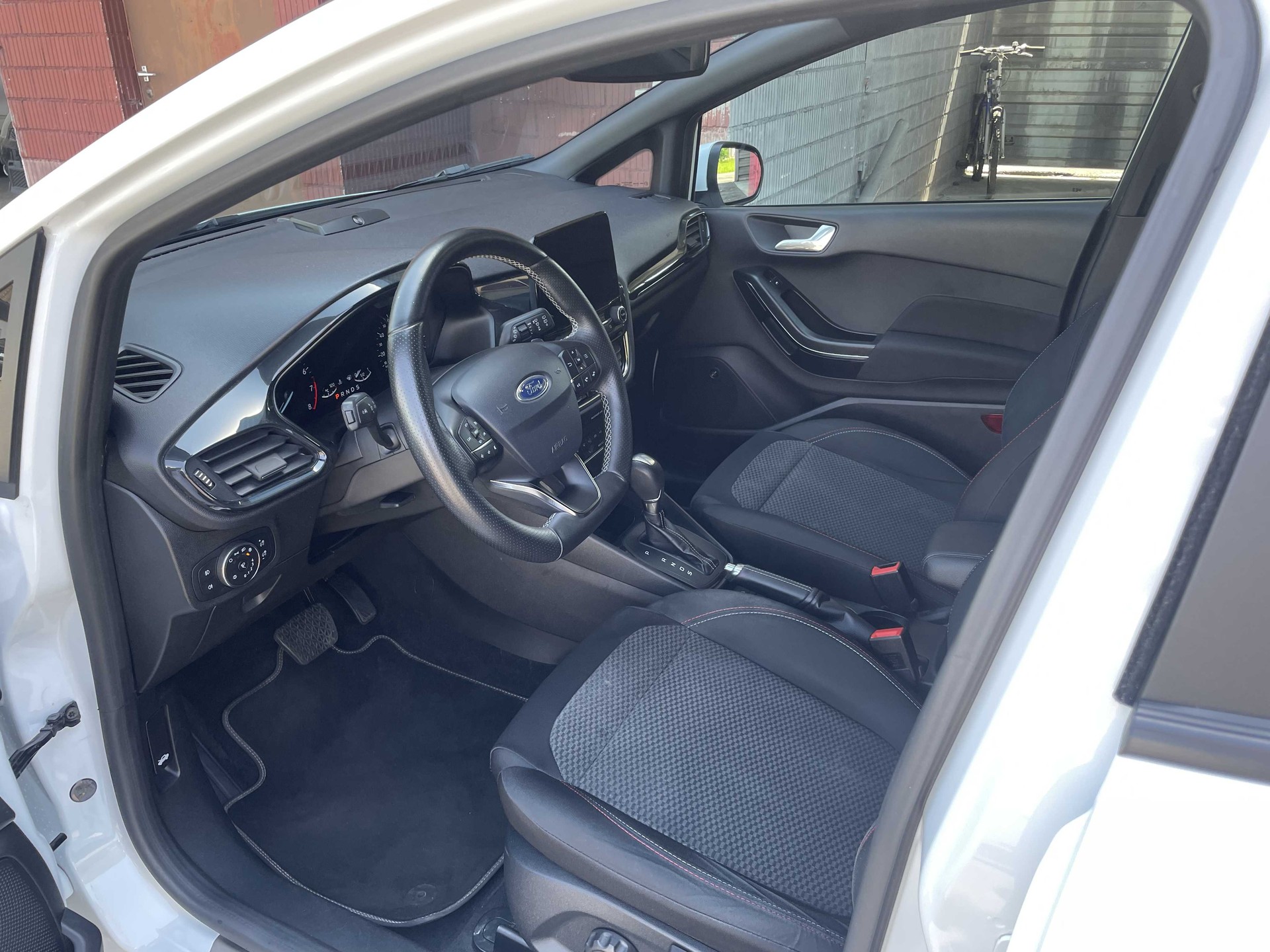 FORD Fiesta 1.0 EcoB ST-Line-image-9