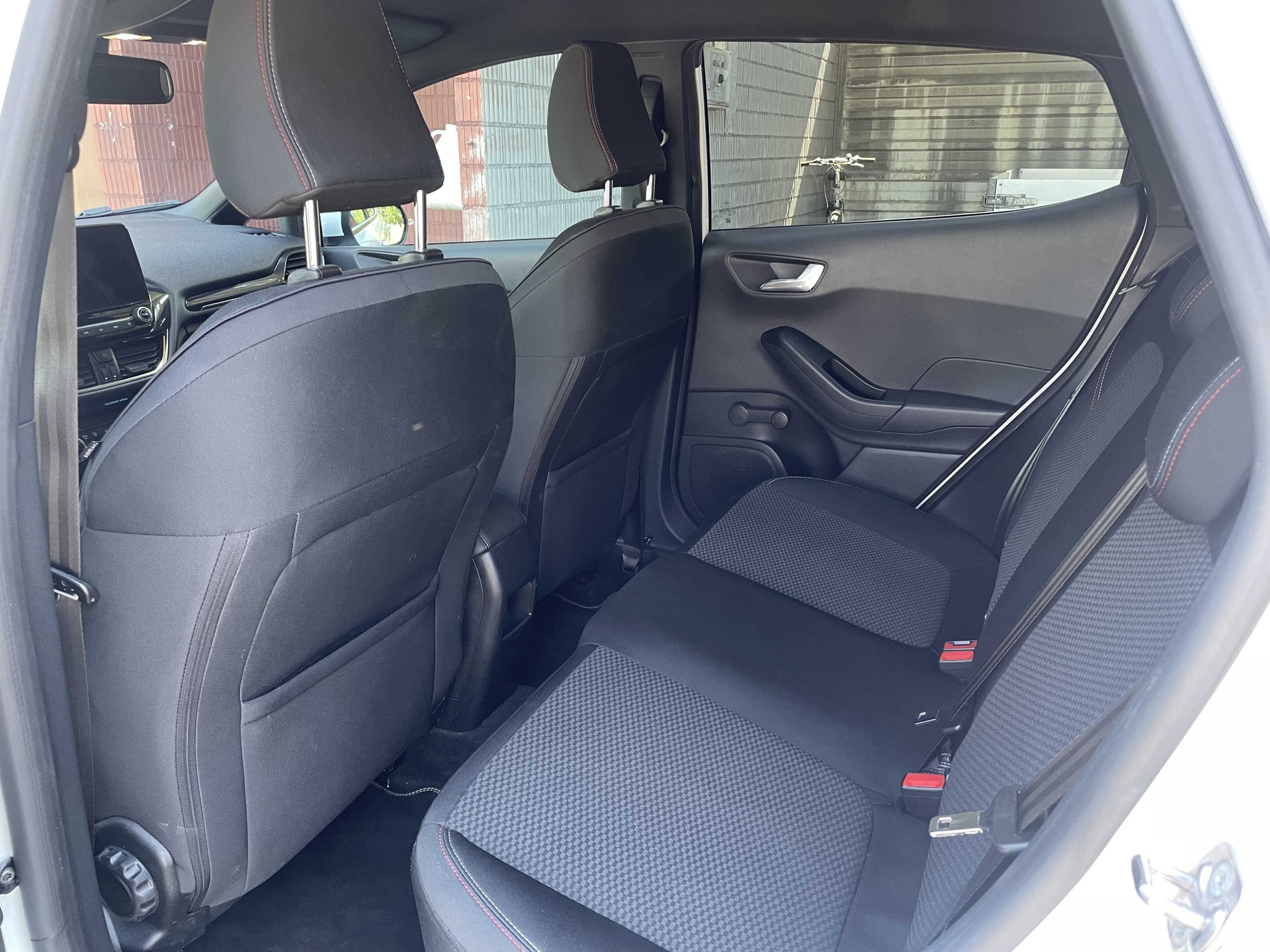 FORD Fiesta 1.0 EcoB ST-Line-image-11