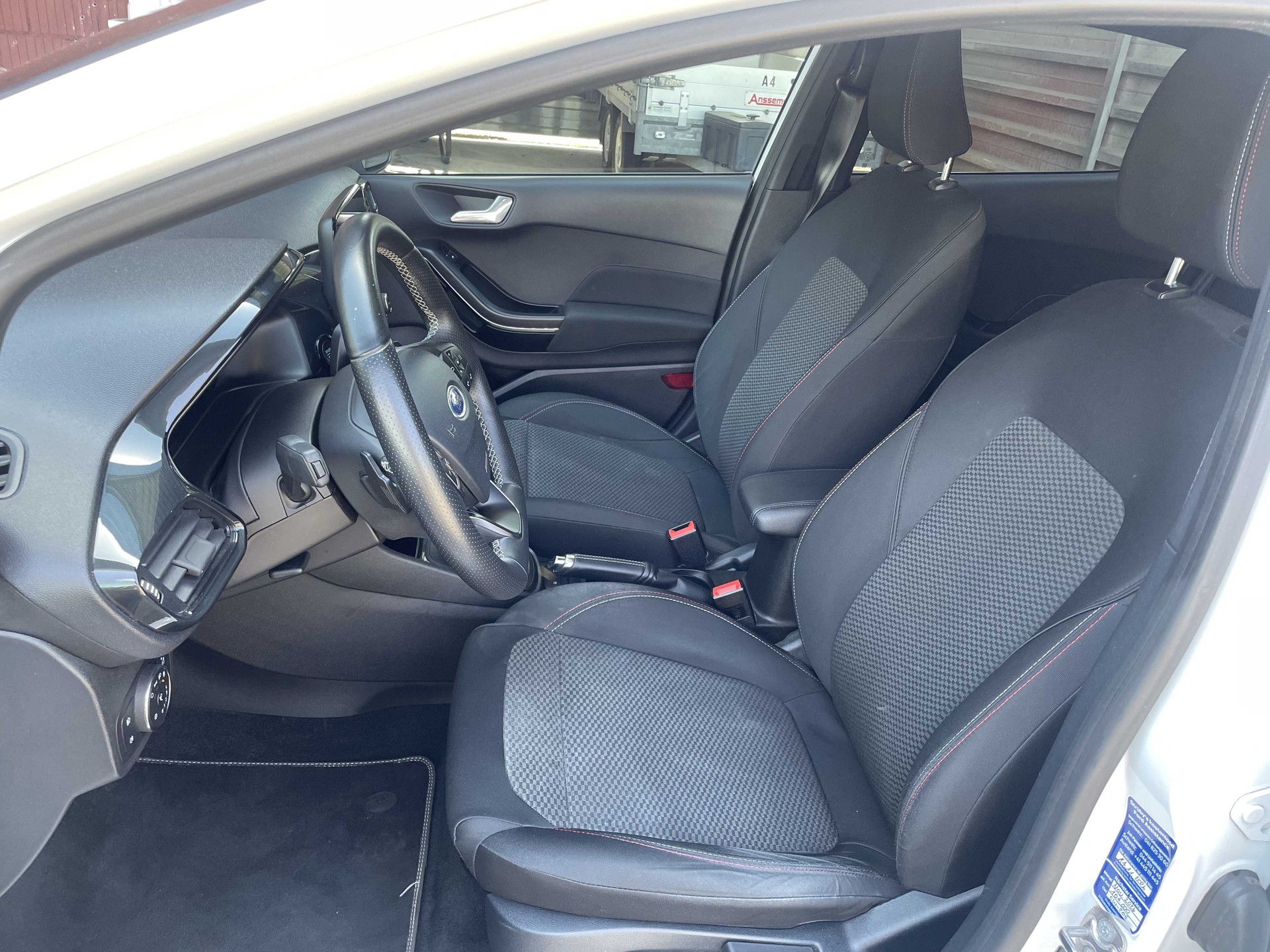 FORD Fiesta 1.0 EcoB ST-Line-image-8