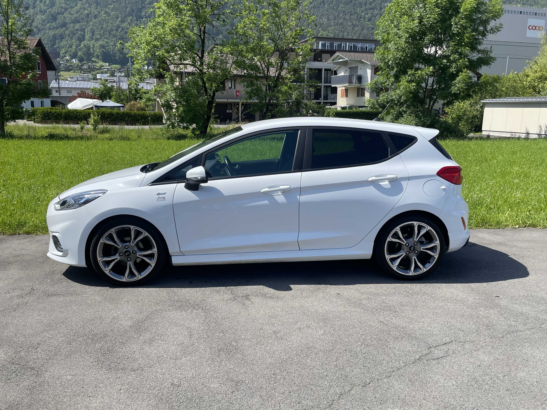 FORD Fiesta 1.0 EcoB ST-Line-showroom-element-2