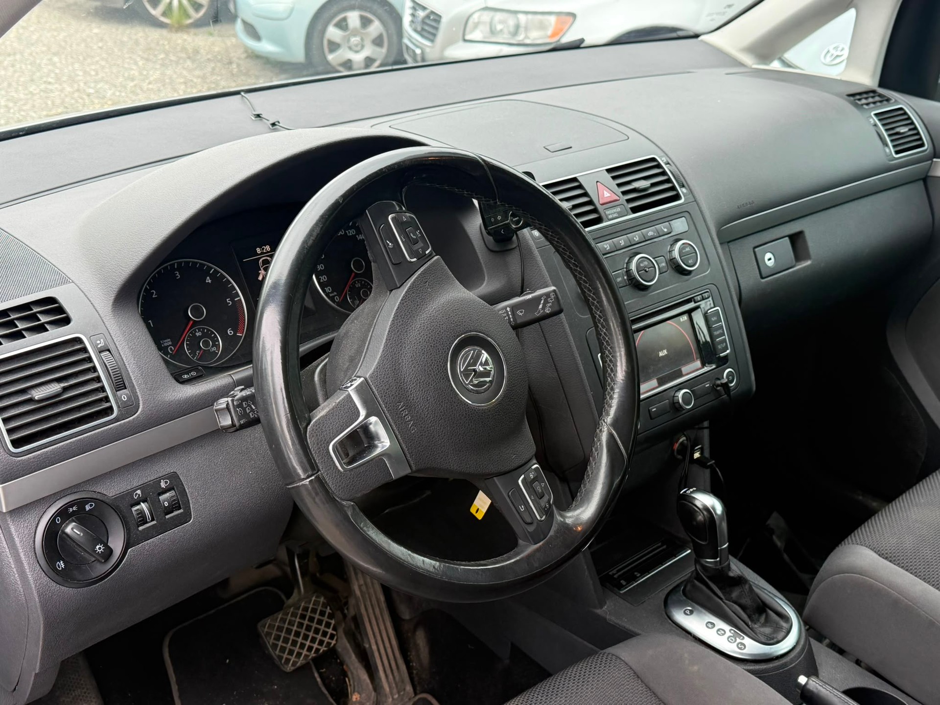 VW Touran 1.6 TDI BMT Comfortline DSG-image-9