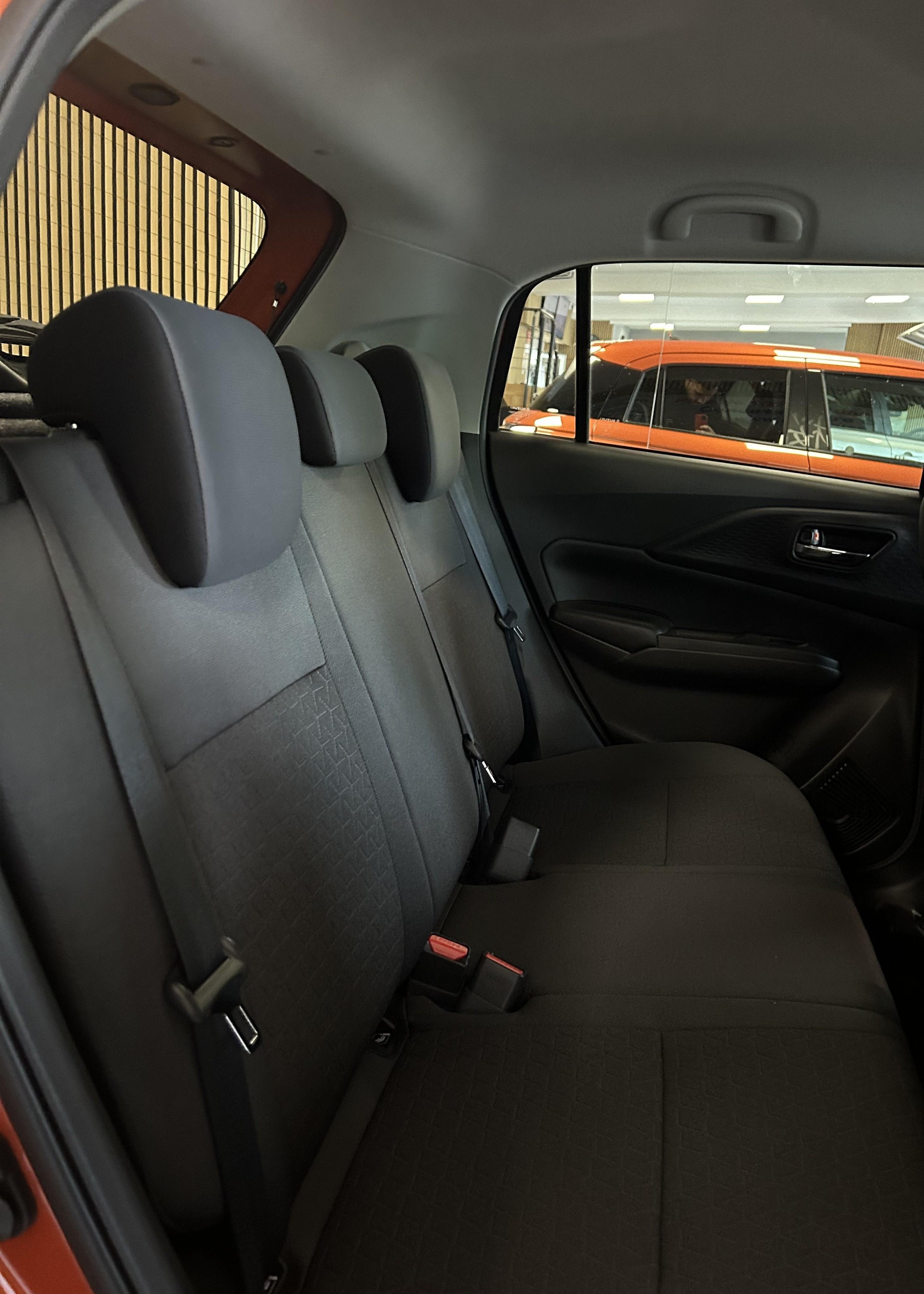 SUZUKI Swift 1.2 Sakura Top Hybrid-image-16