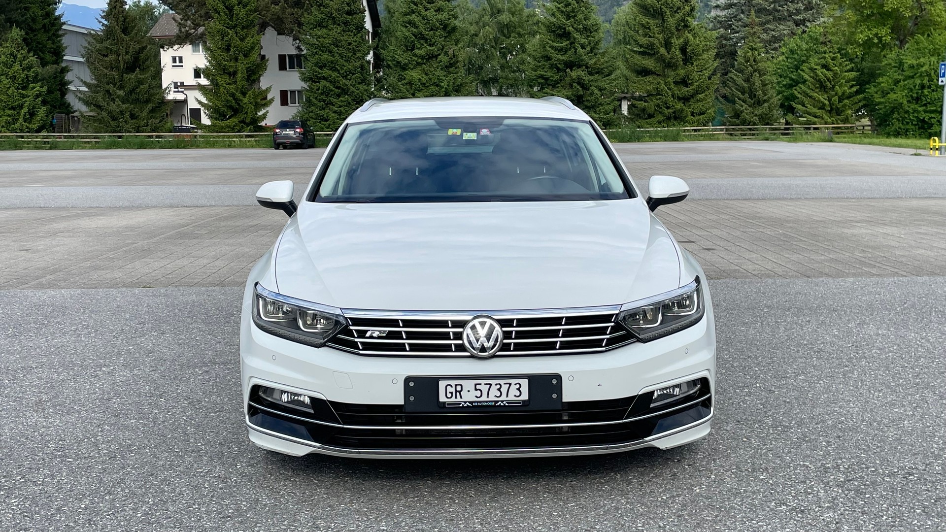 VW Passat Variant 2.0 TDI BMT Sport DSG 4Motion-image-1
