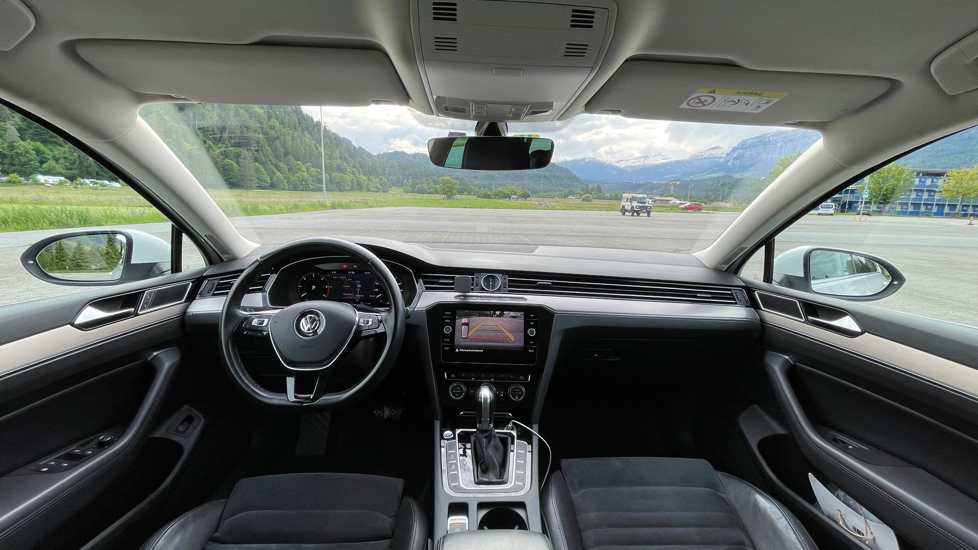 VW Passat Variant 2.0 TDI BMT Sport DSG 4Motion-image-9