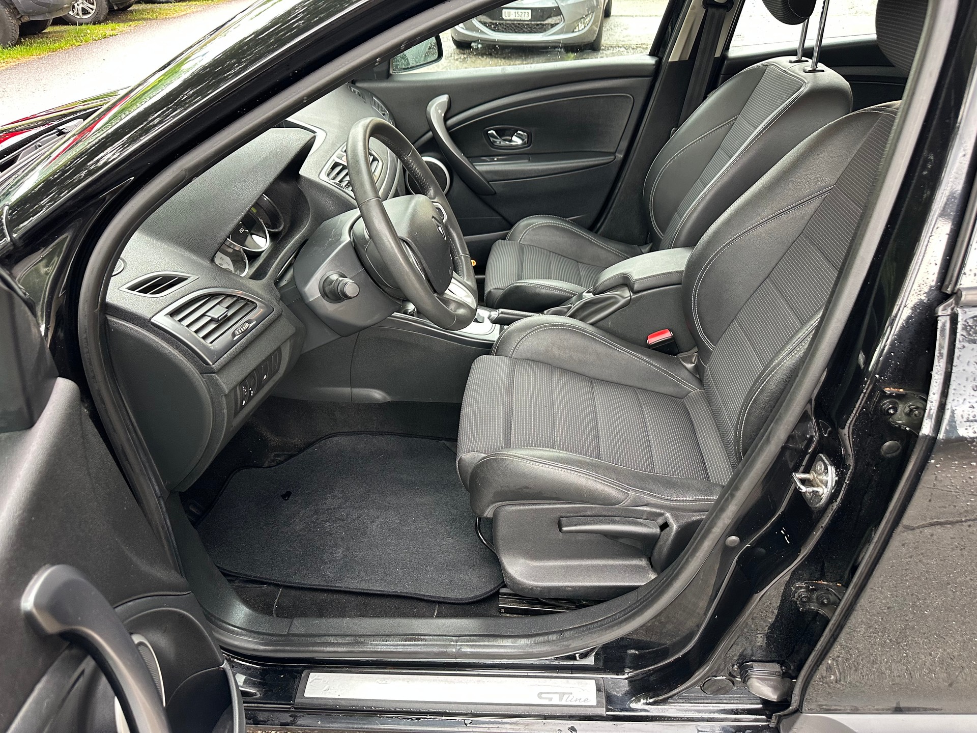 RENAULT Mégane Grandtour 1.5 dCi Expression EDC GT-line-image-9