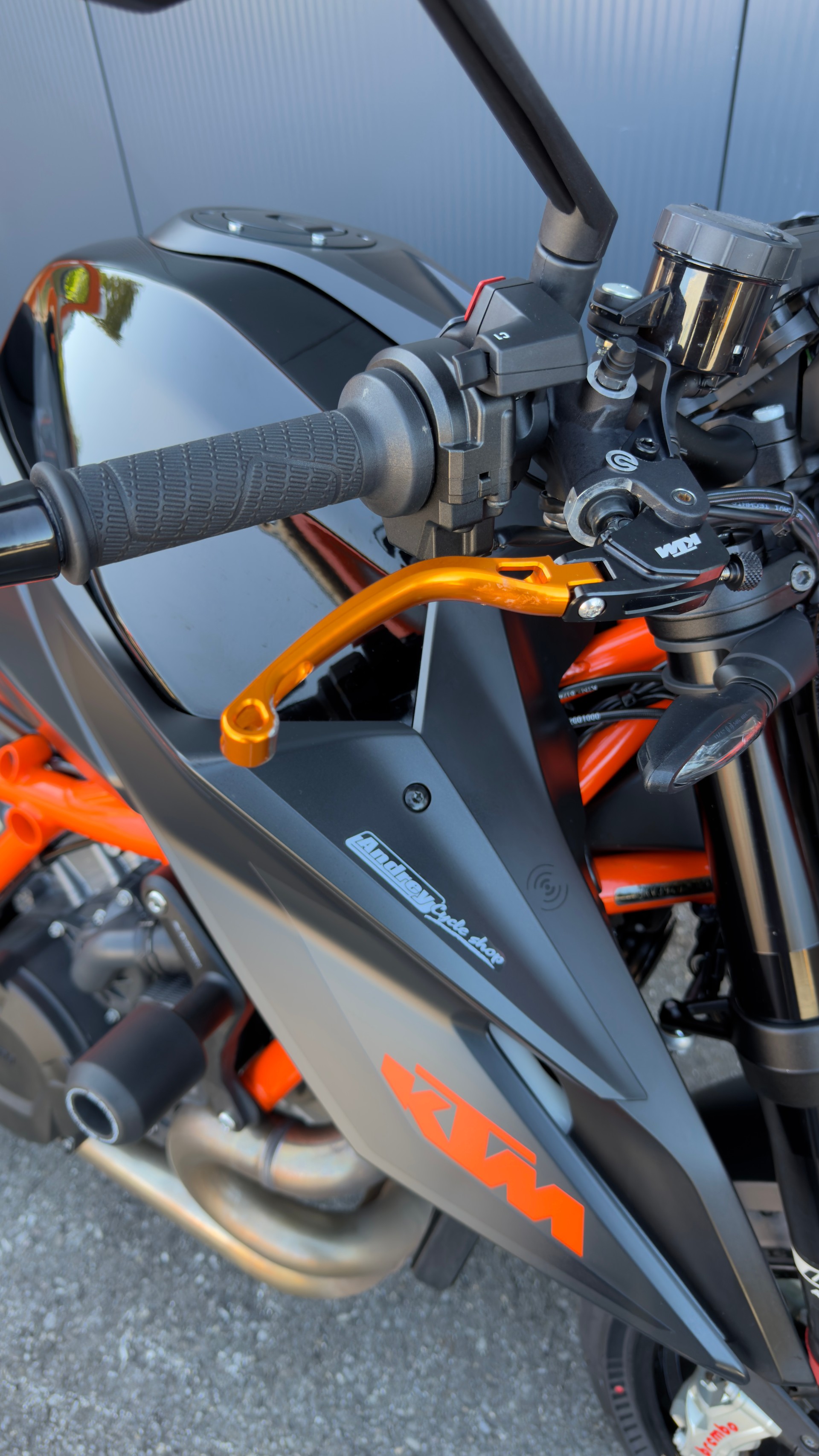 KTM 1290 Super Duke R-image-4