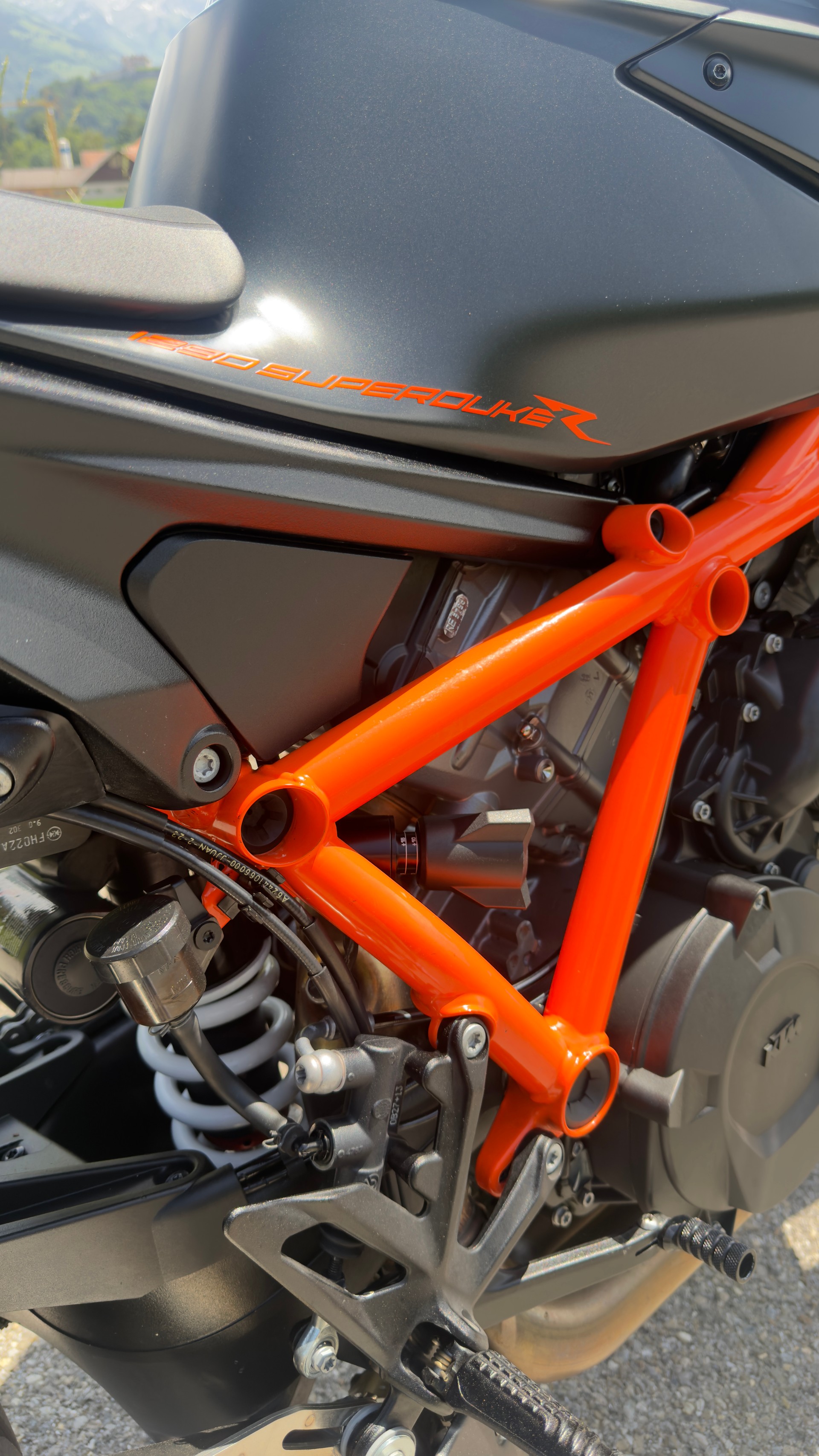 KTM 1290 Super Duke R-image-7