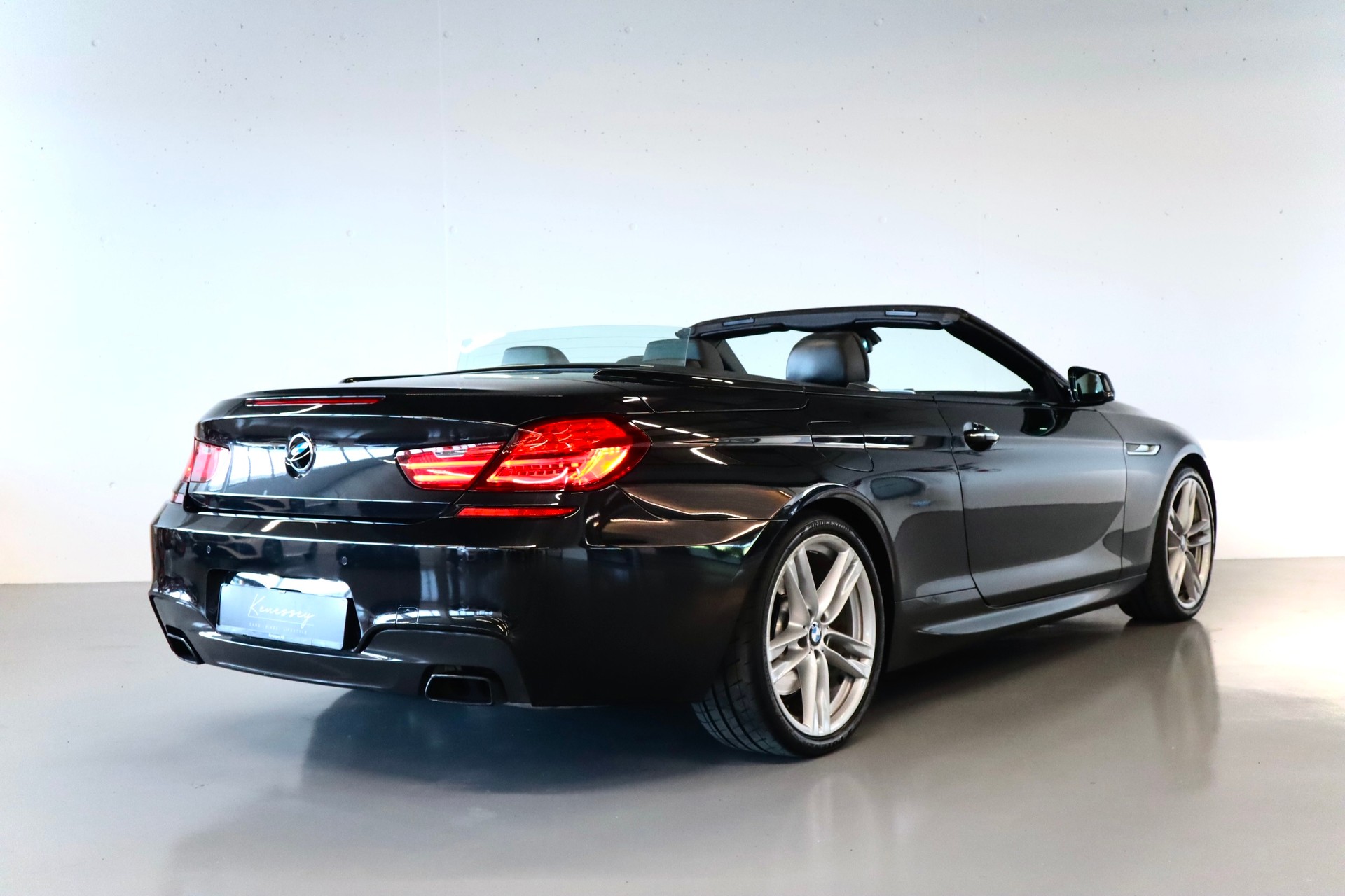 BMW 650i Cabrio-image-4