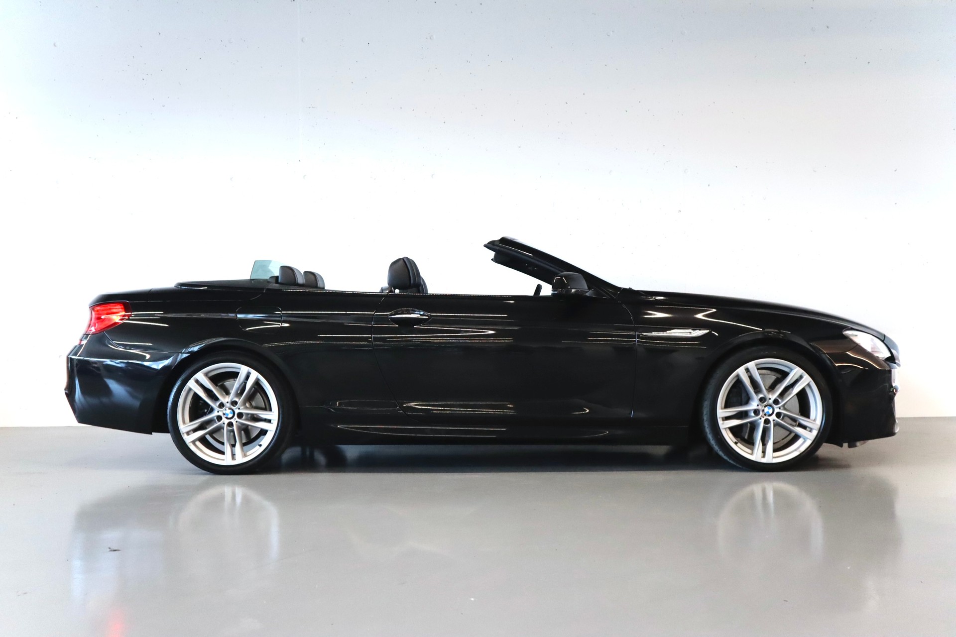 BMW 650i Cabrio-image-5