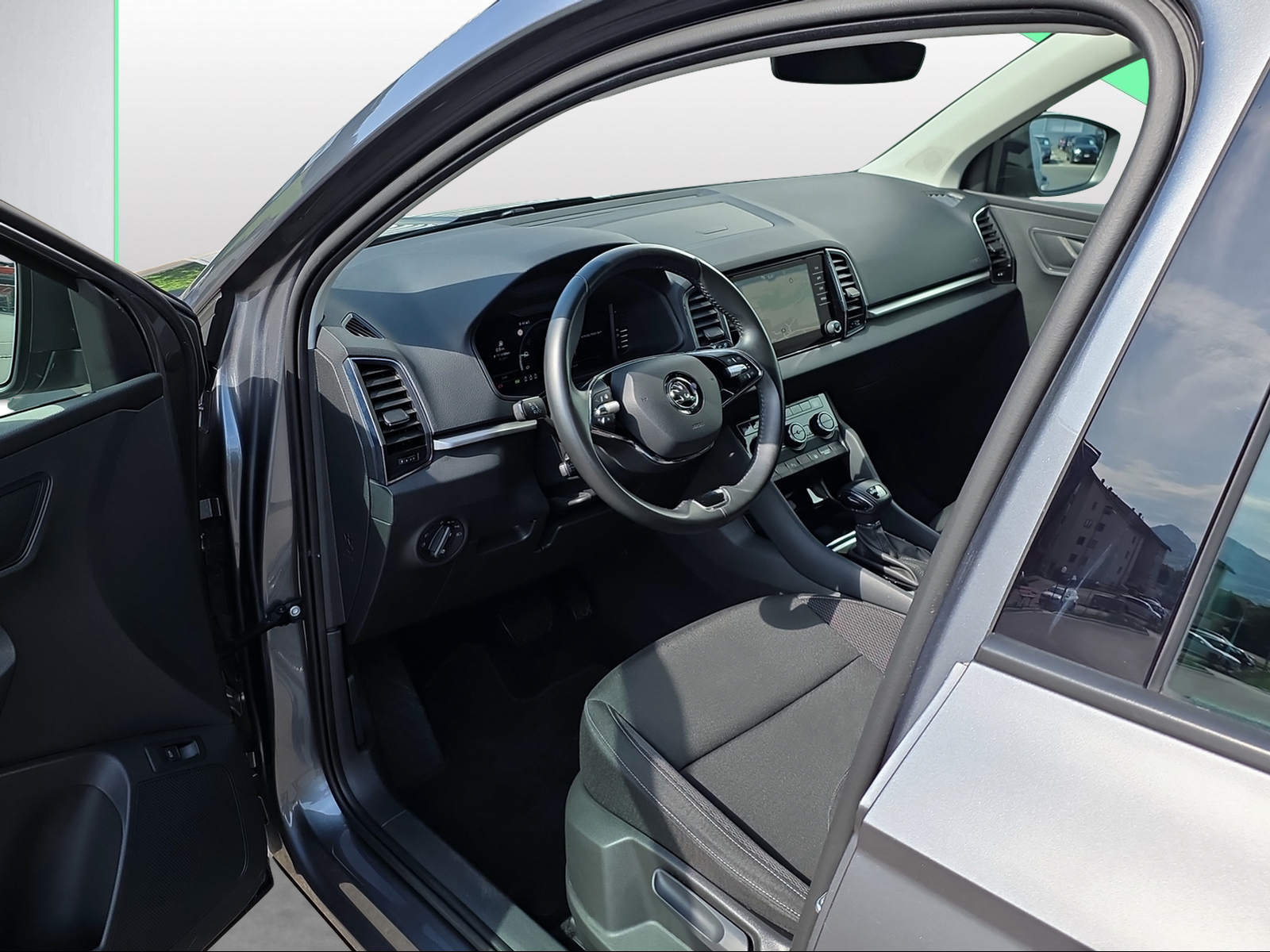 SKODA Karoq 2.0 TDI CR Ambition 4x4 DSG-image-5