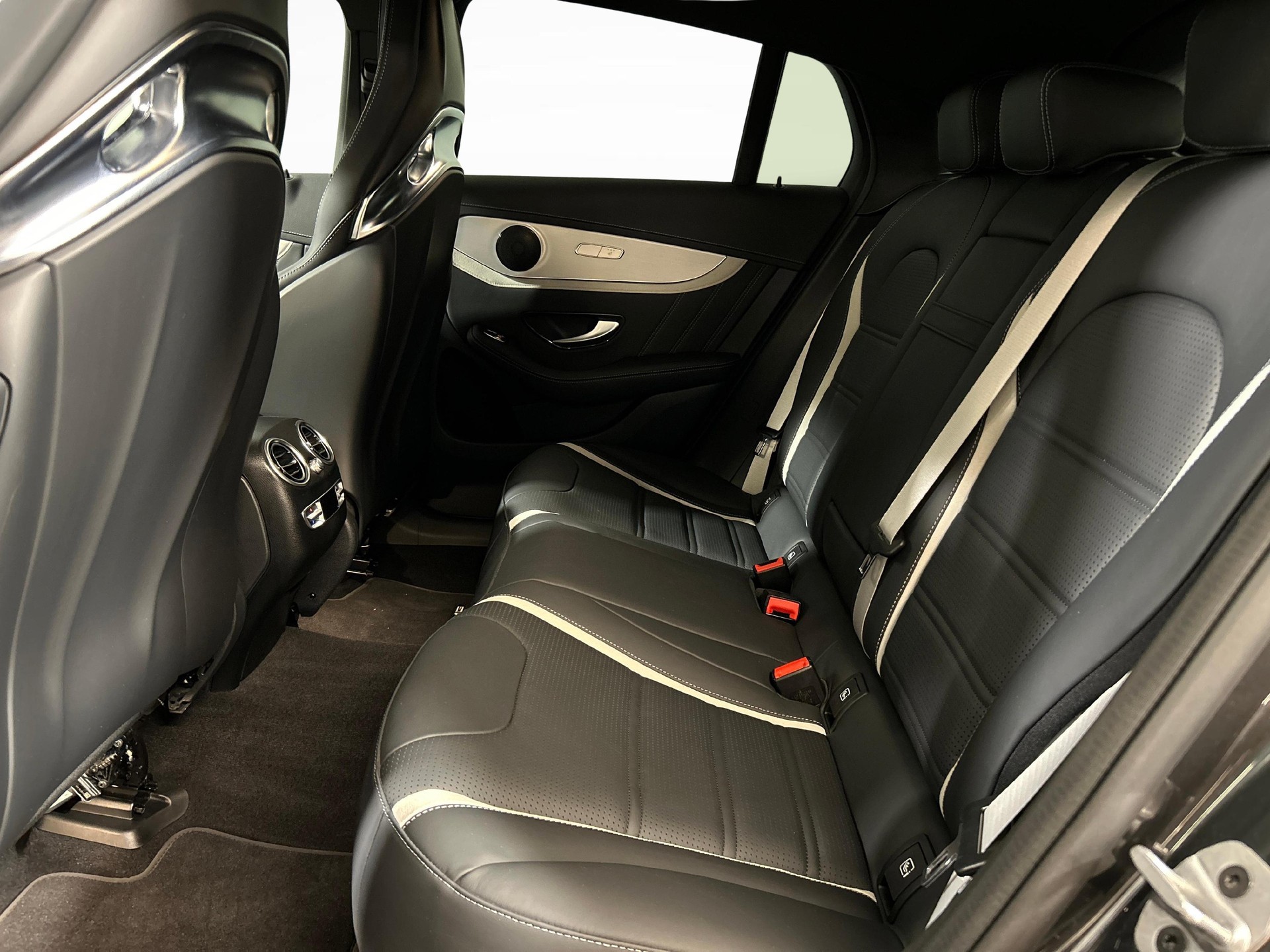 MERCEDES-BENZ GLC 63 S AMG 4m+ Coupé-showroom-element-3