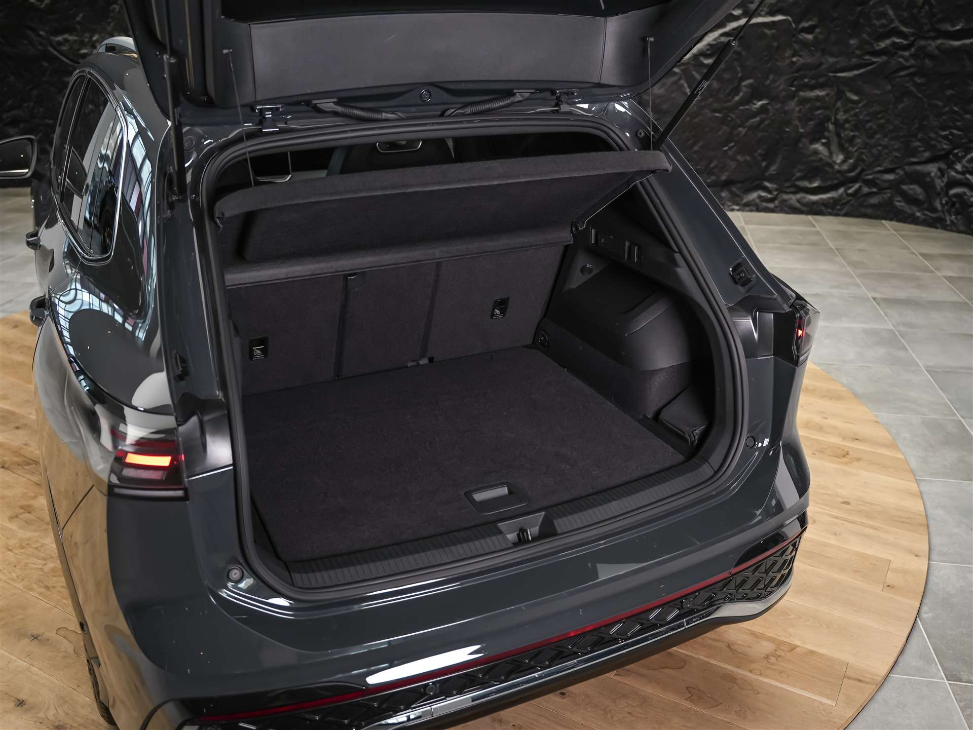 VW Tiguan 1.5 TSI evo2 mHEV R-Line DSG *Head Up*Abstandsregler*Sitzheizung*-image-44