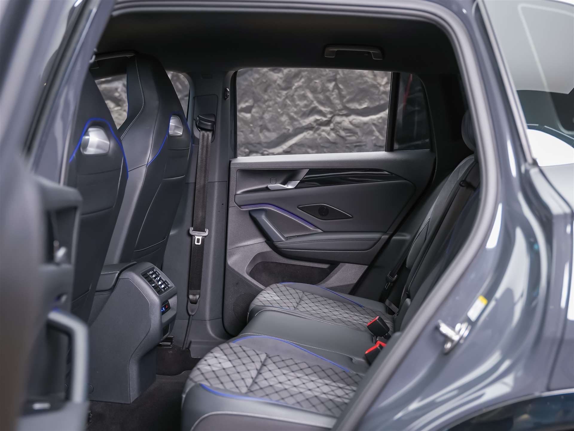 VW Tiguan 1.5 TSI evo2 mHEV R-Line DSG *Head Up*Abstandsregler*Sitzheizung*-image-13