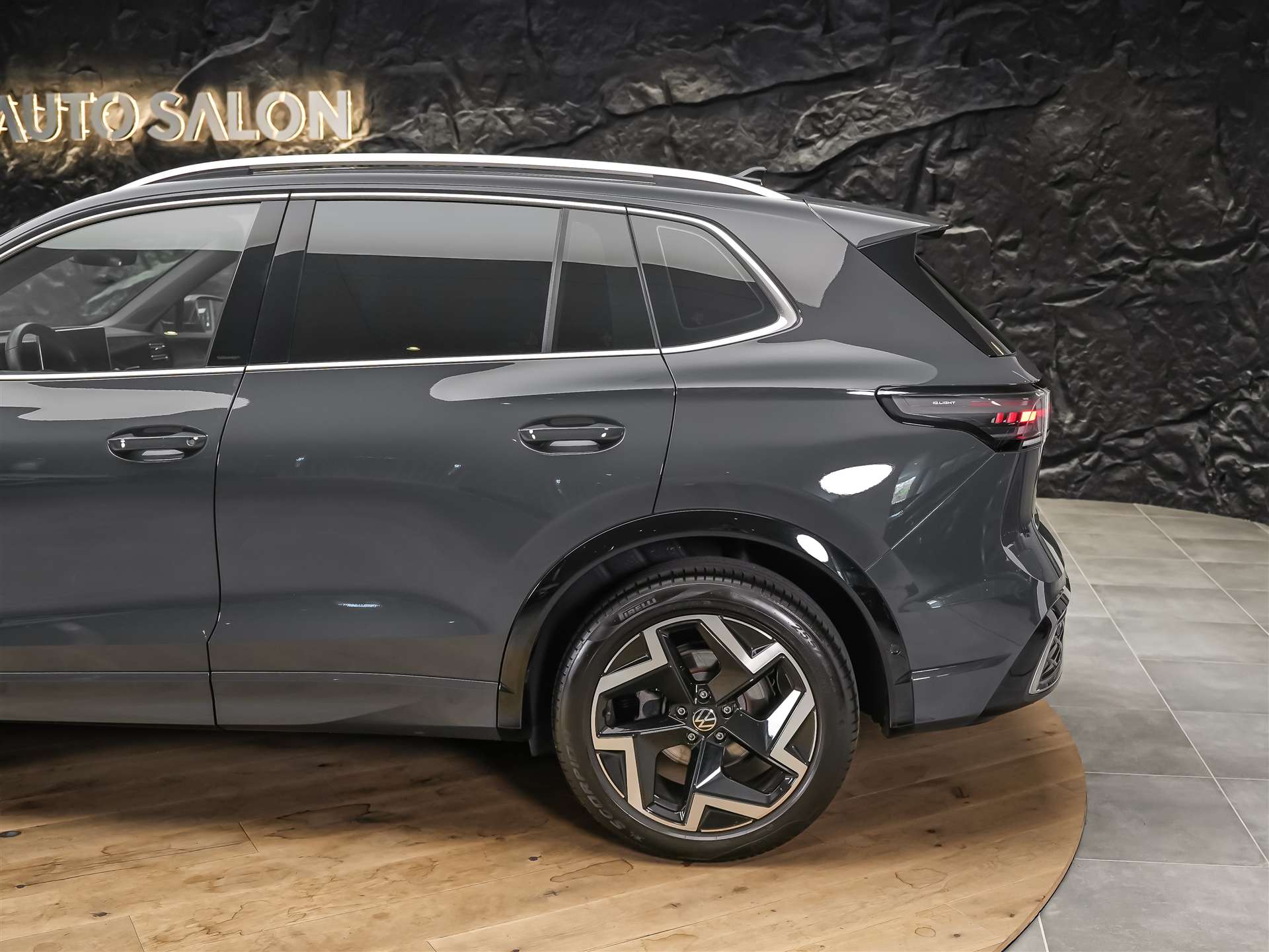 VW Tiguan 1.5 TSI evo2 mHEV R-Line DSG *Head Up*Abstandsregler*Sitzheizung*-image-19