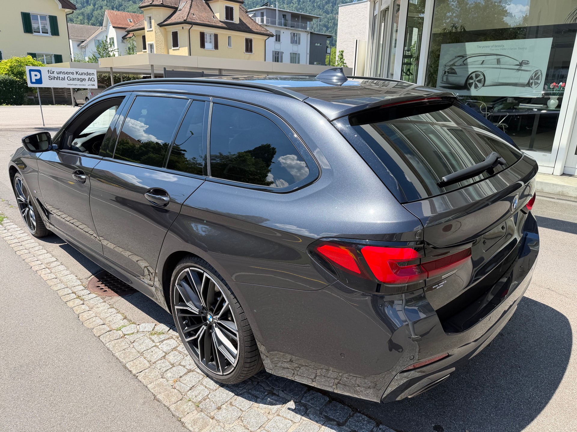BMW 540d xDrive 48V Touring M Sport Steptronic-showroom-element-2