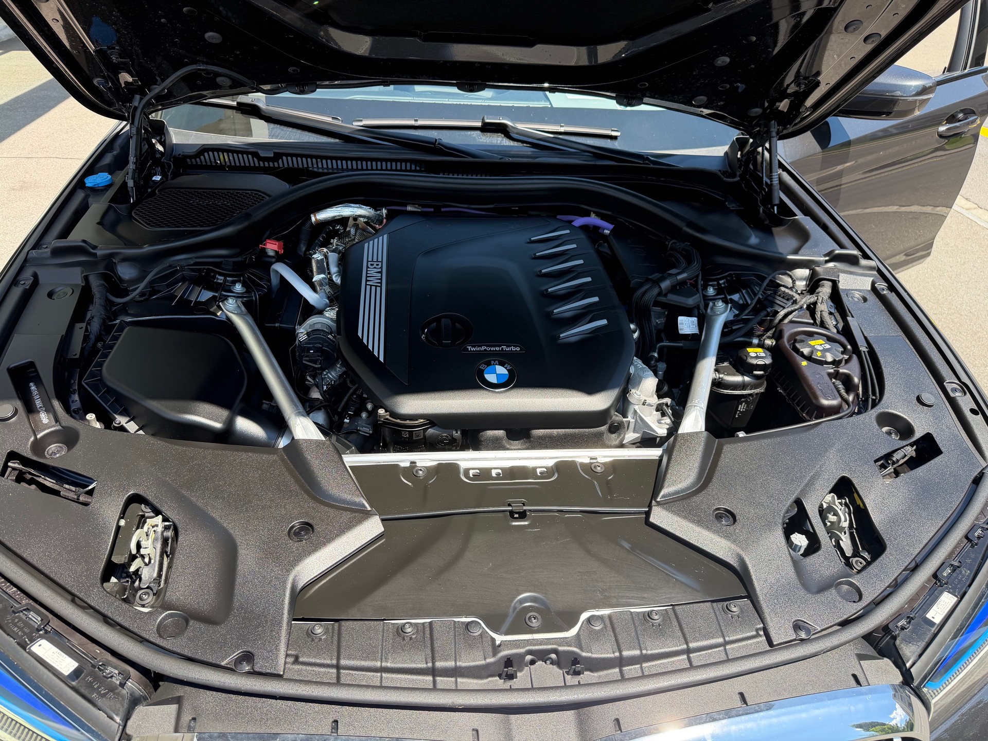 BMW 540d xDrive 48V Touring M Sport Steptronic-image-12