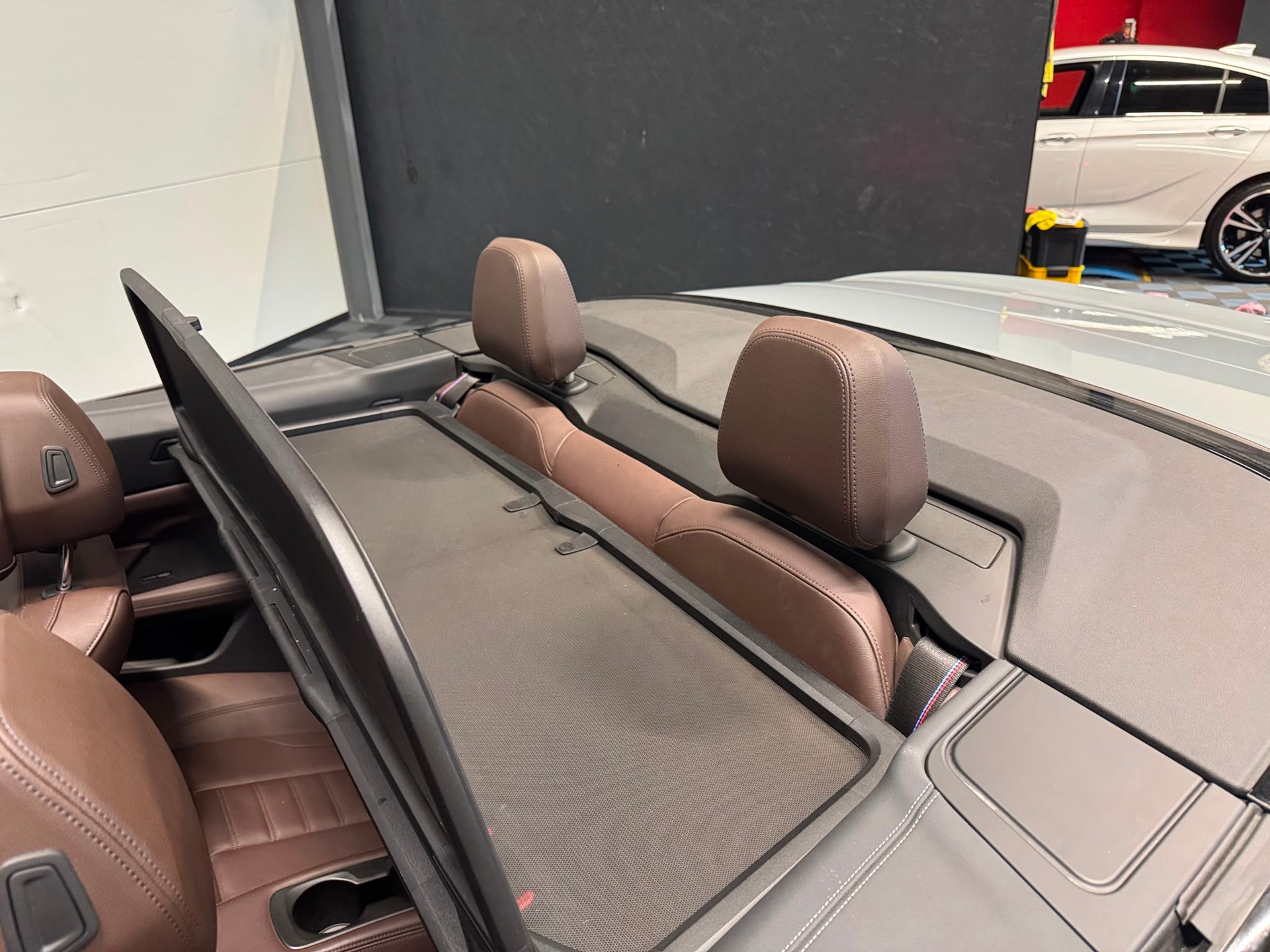 BMW M440i xDrive Cabrio-image-9