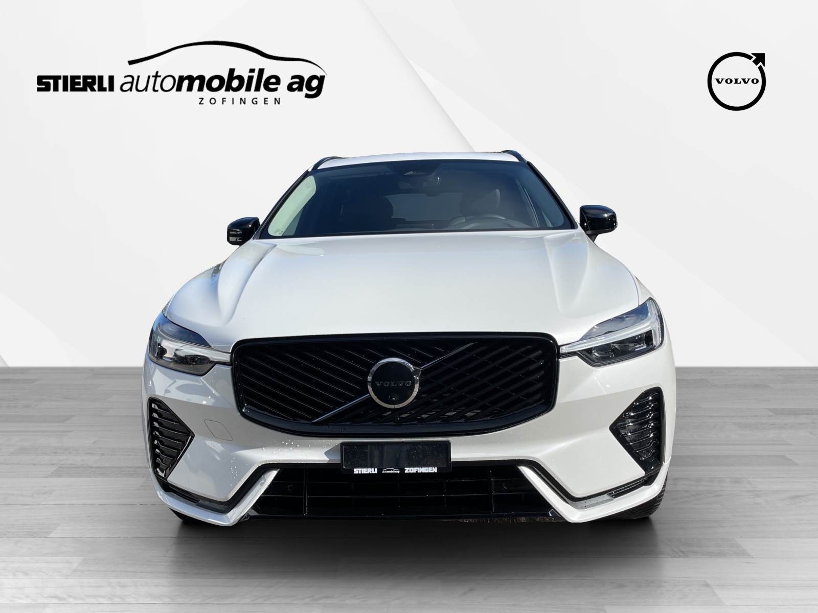 VOLVO XC60 2.0 B5 MH Plus Dark AWD-showroom-element-1