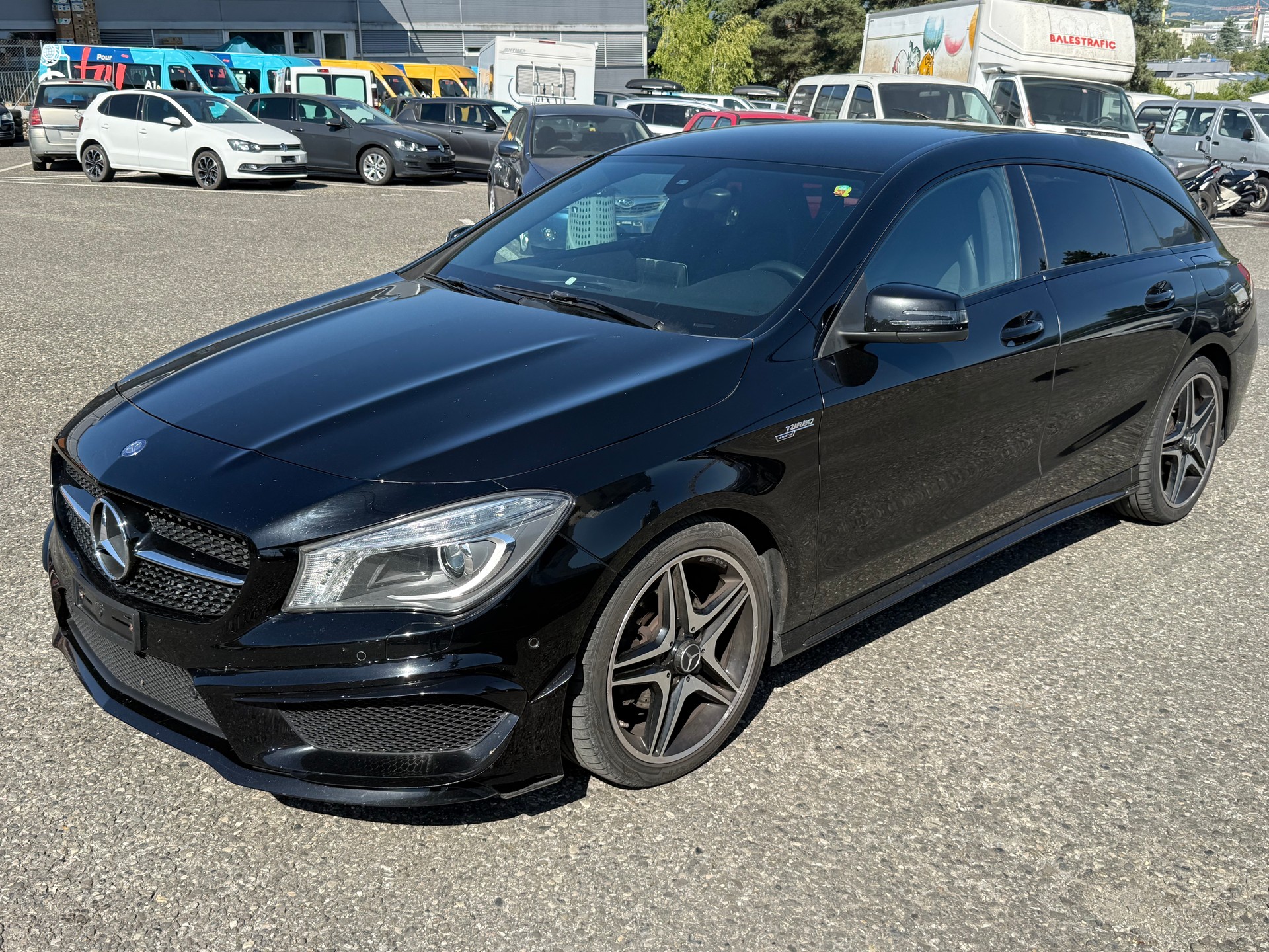 MERCEDES-BENZ CLA Shooting Brake 200 AMG Line 7G-DCT