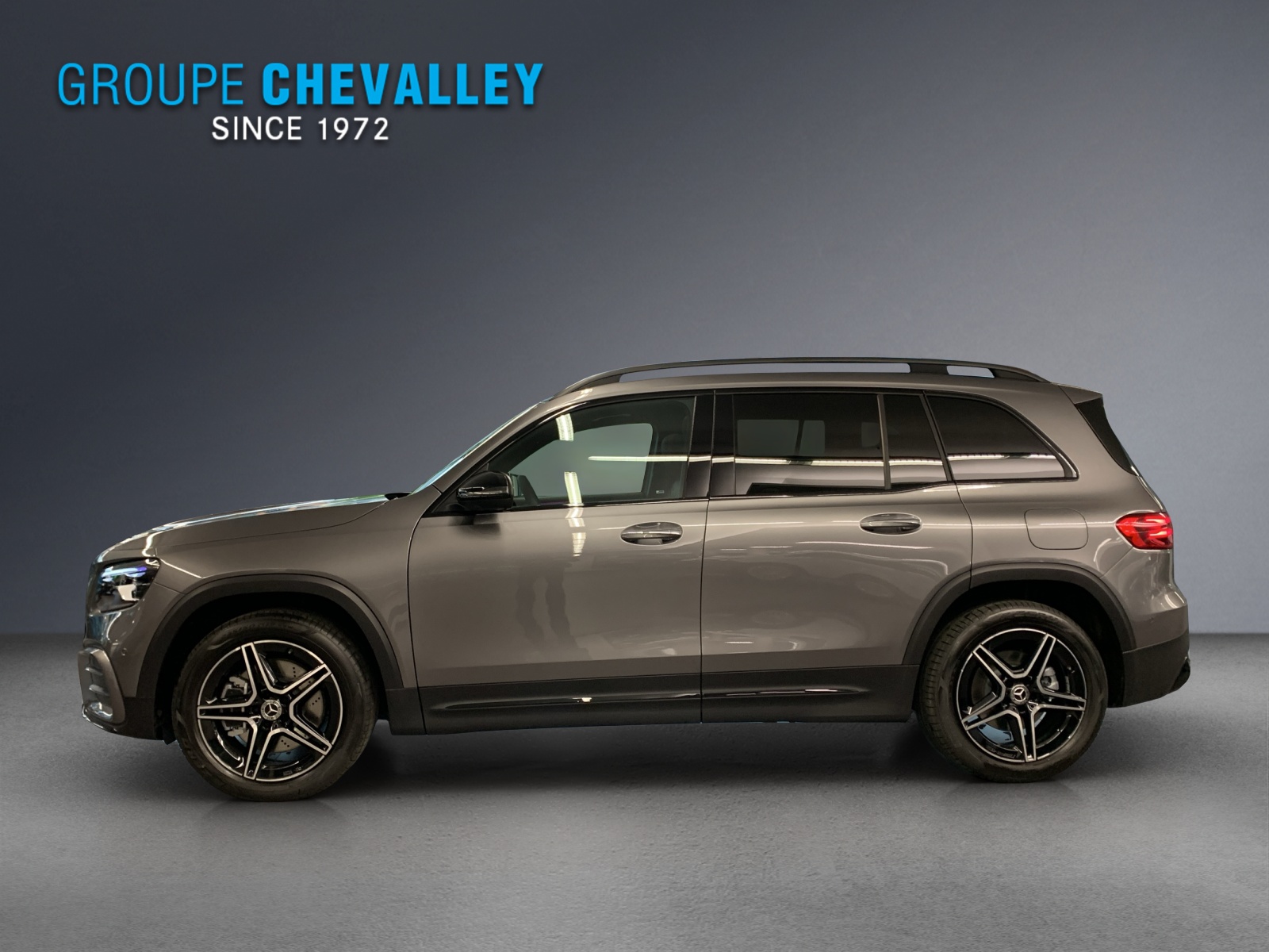 MERCEDES-BENZ GLB 250 4MATIC-showroom-element-1