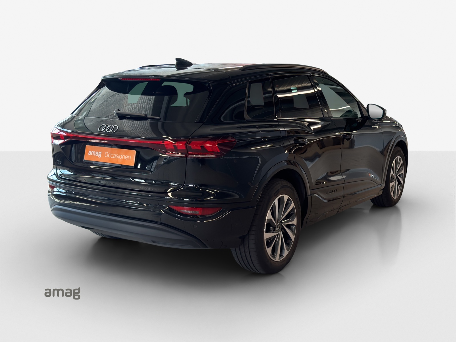 AUDI Q6 e-tron quattro-image-5
