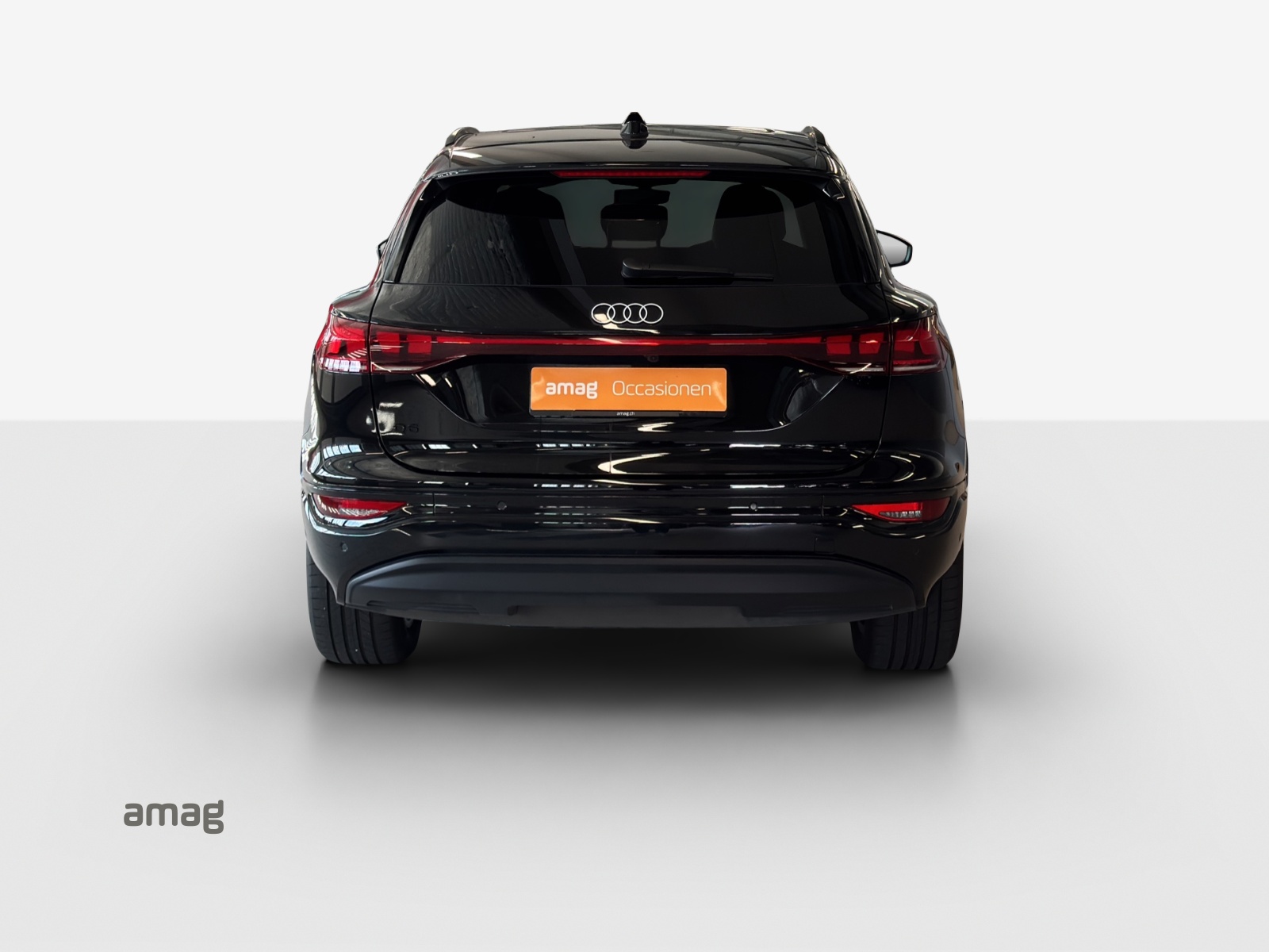 AUDI Q6 e-tron quattro-image-4
