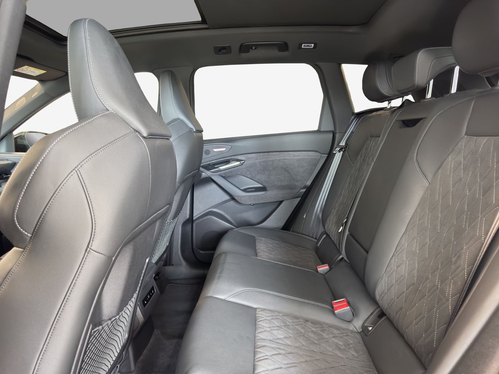 AUDI Q6 e-tron quattro-image-12