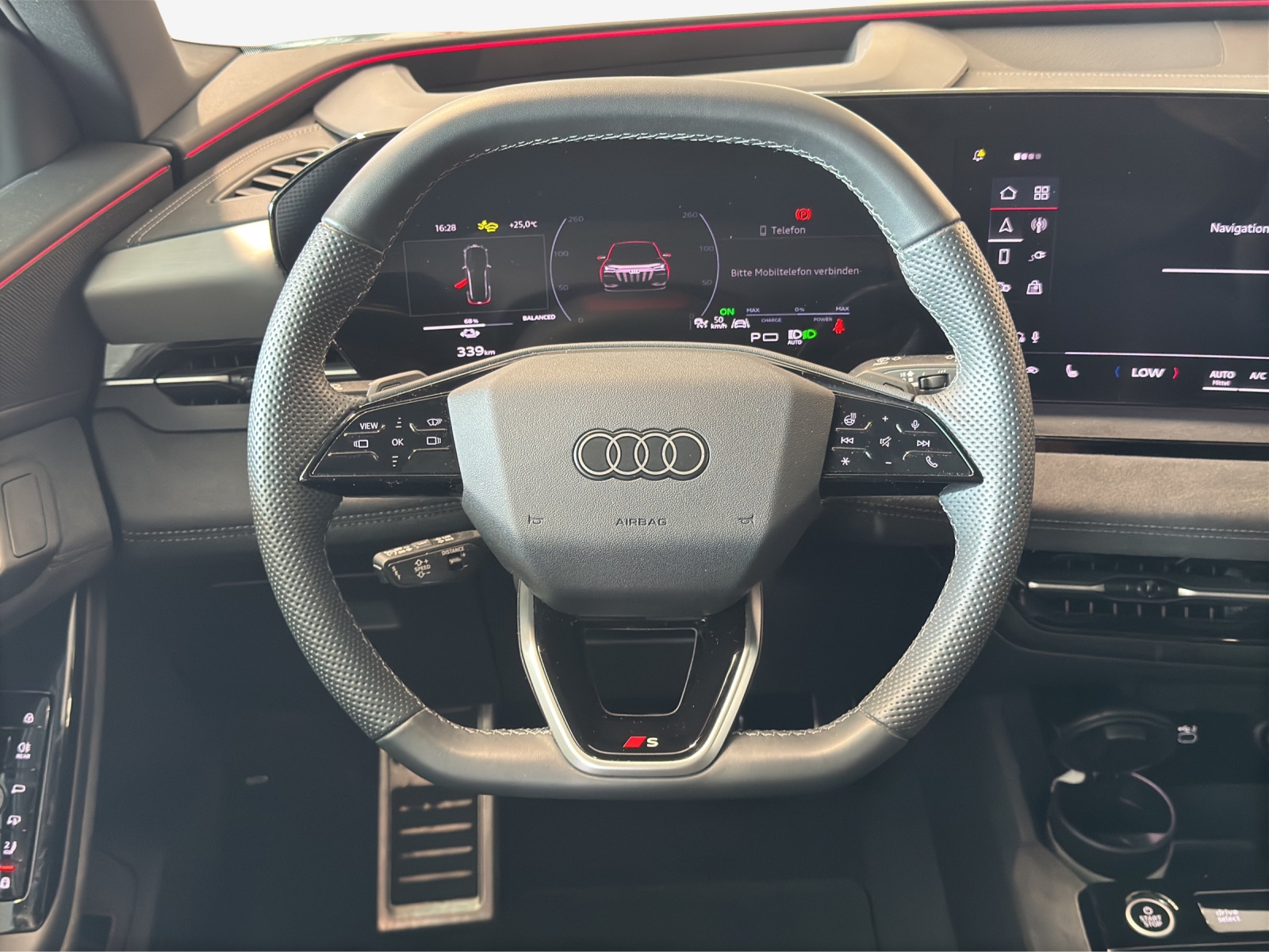 AUDI Q6 e-tron quattro-image-10
