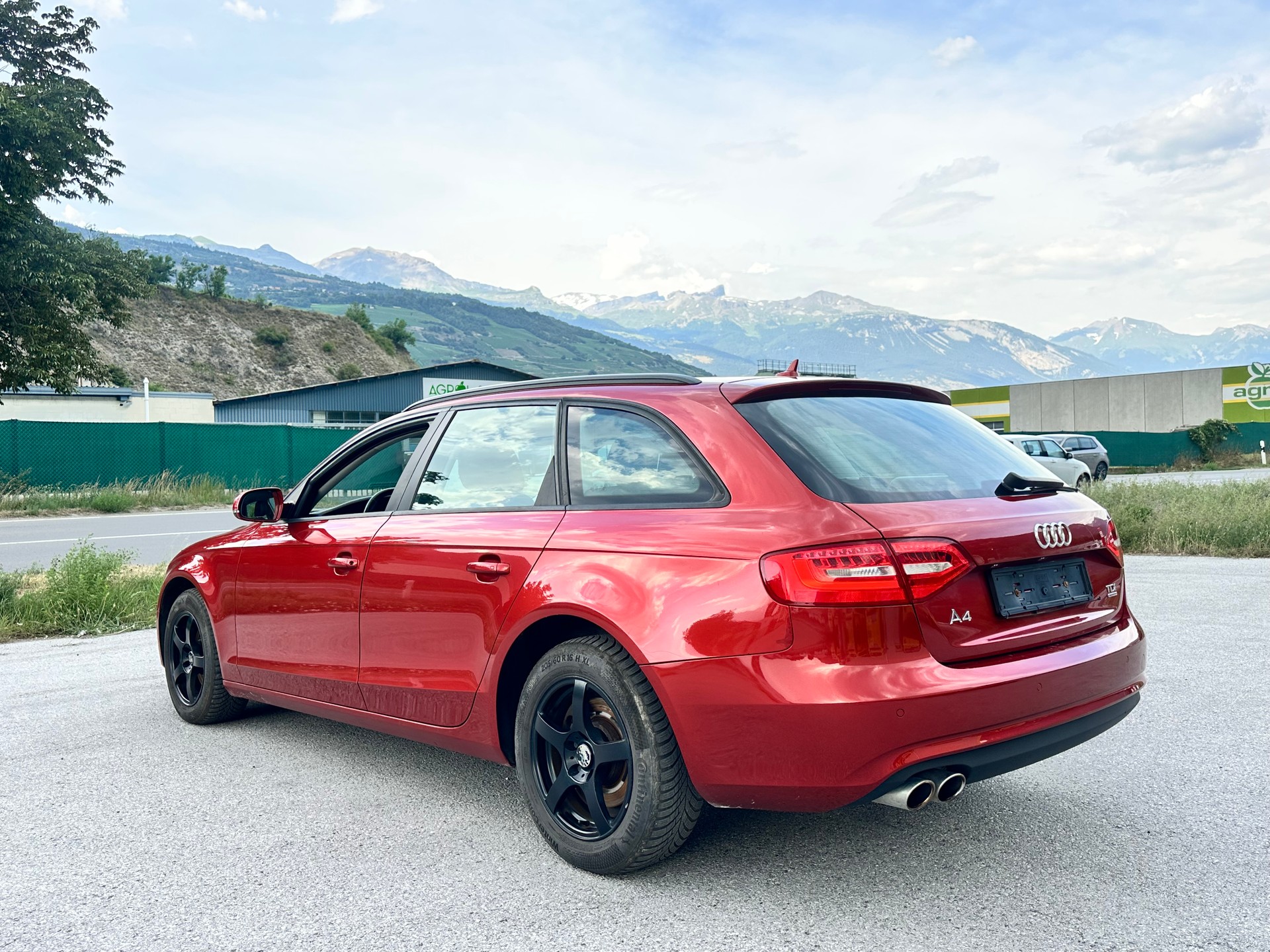AUDI A4 Avant 2.0 TDI quattro-image-5
