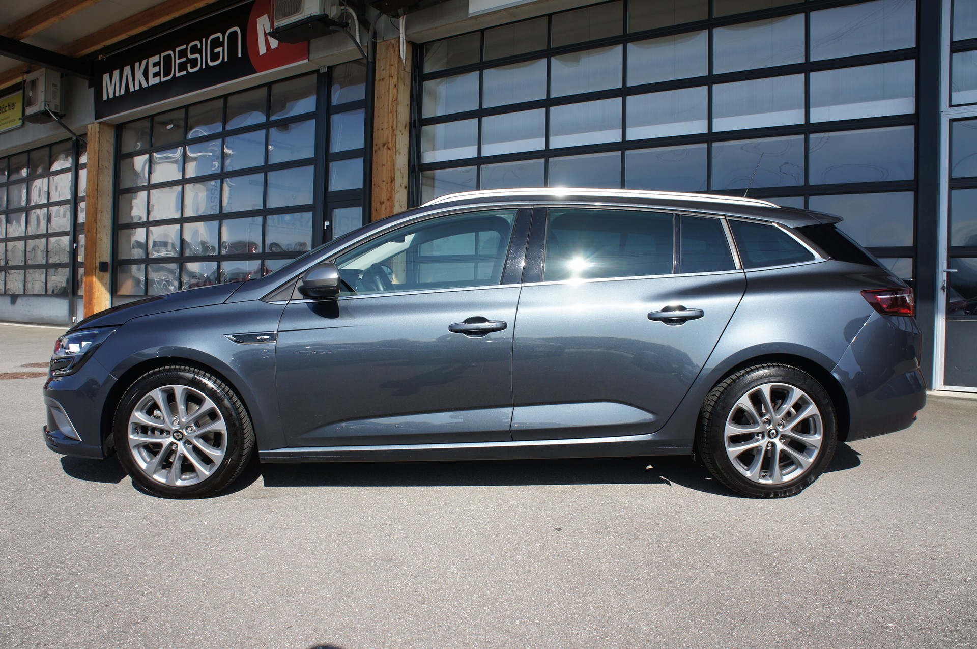 RENAULT Mégane Grandtour 1.3 16V Turbo GT Line EDC-showroom-element-1