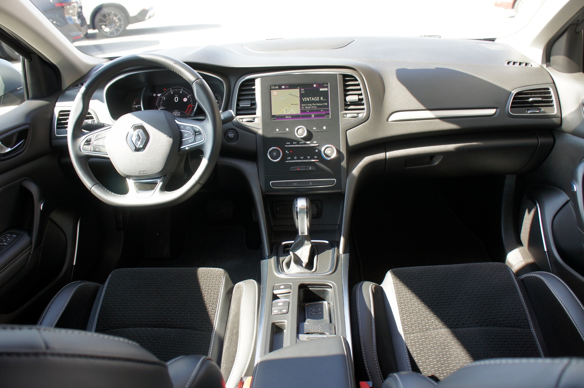 RENAULT Mégane Grandtour 1.3 16V Turbo GT Line EDC-image-9