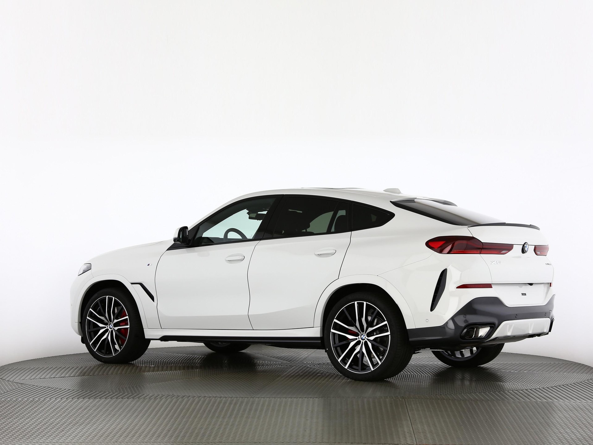 BMW X6 40d xDrive-image-14