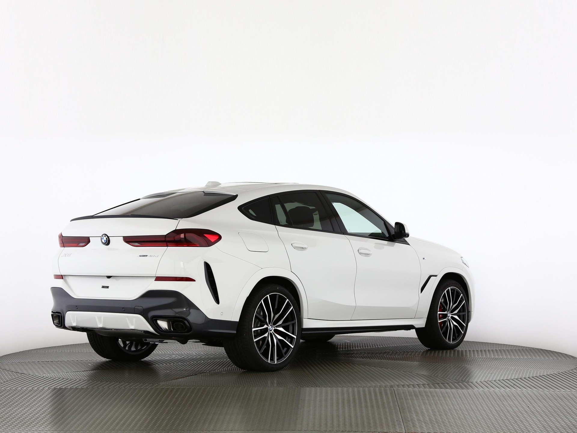 BMW X6 40d xDrive-image-19