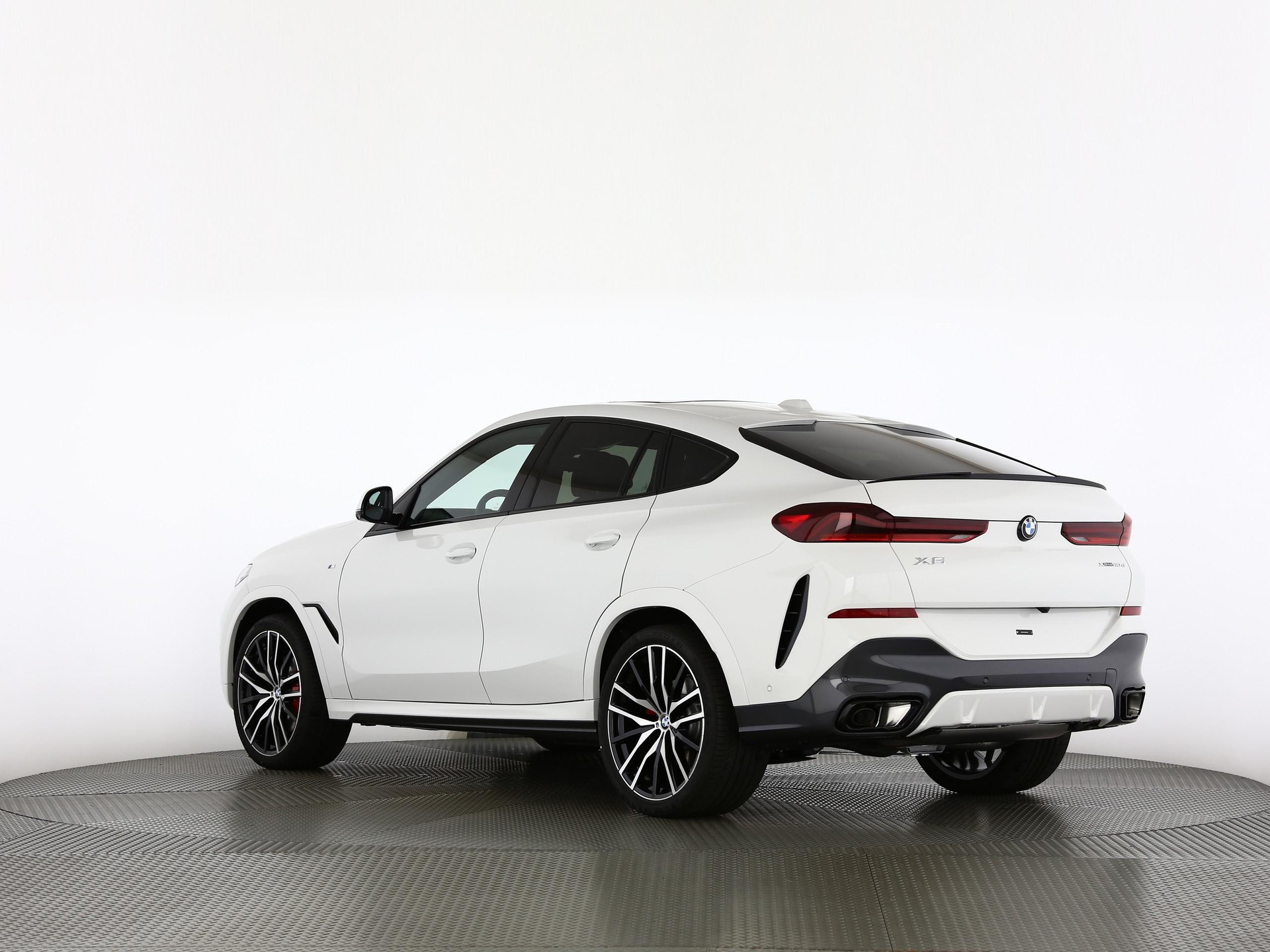 BMW X6 40d xDrive-image-15