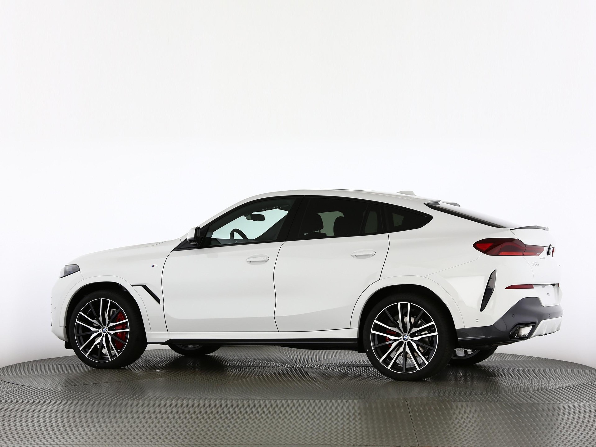 BMW X6 40d xDrive-image-13