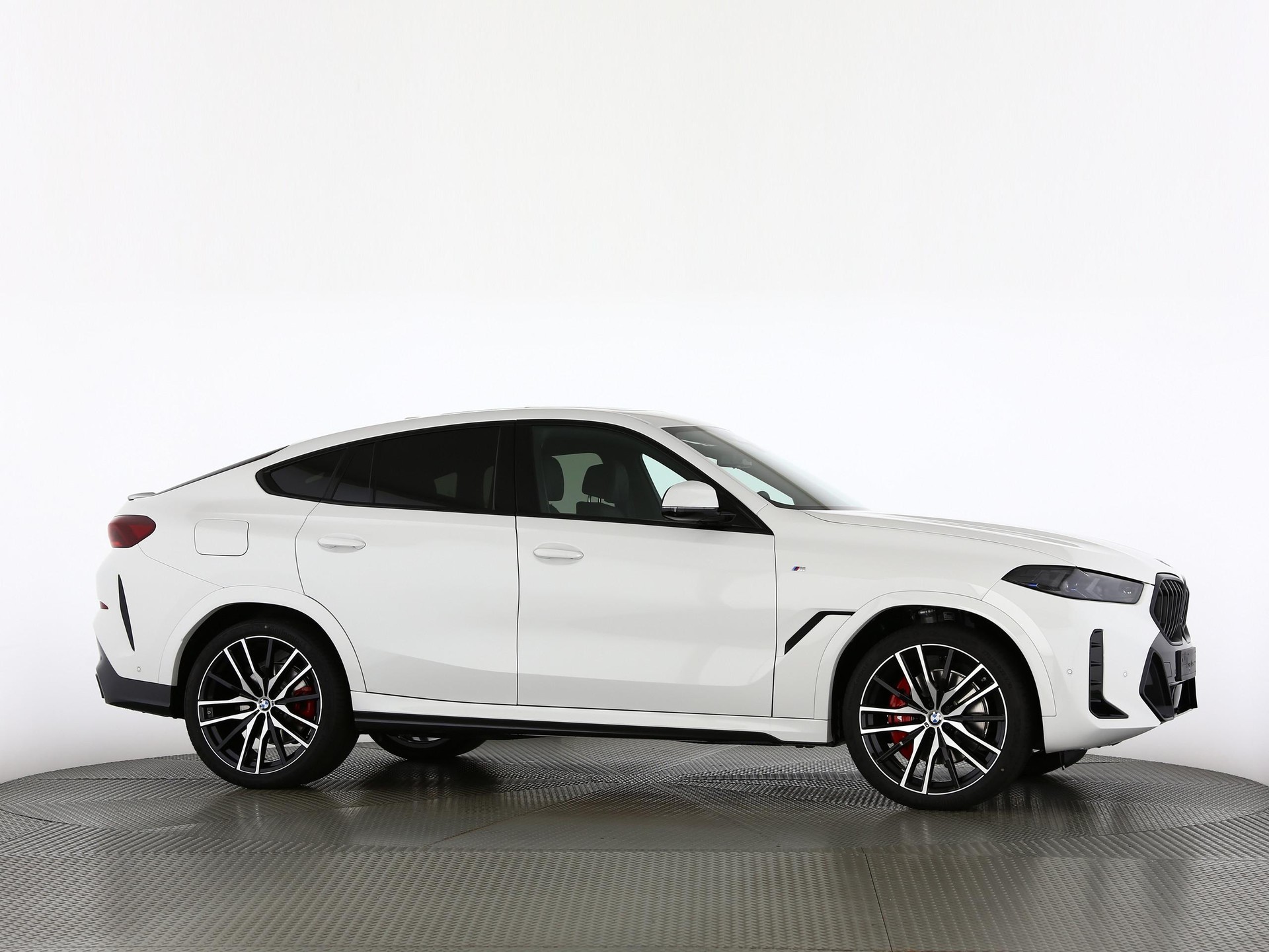 BMW X6 40d xDrive-image-24