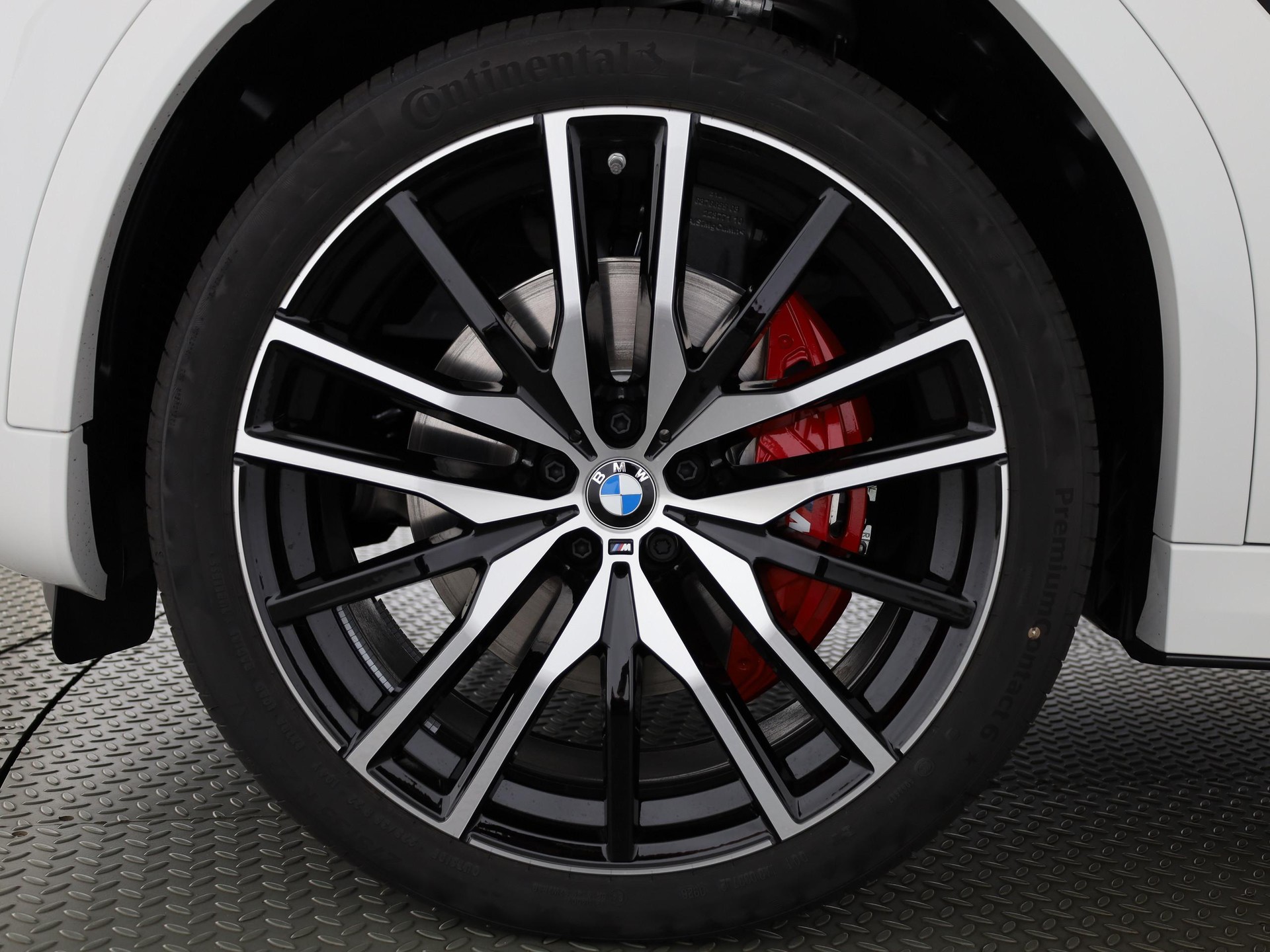 BMW X6 40d xDrive-showroom-element-3