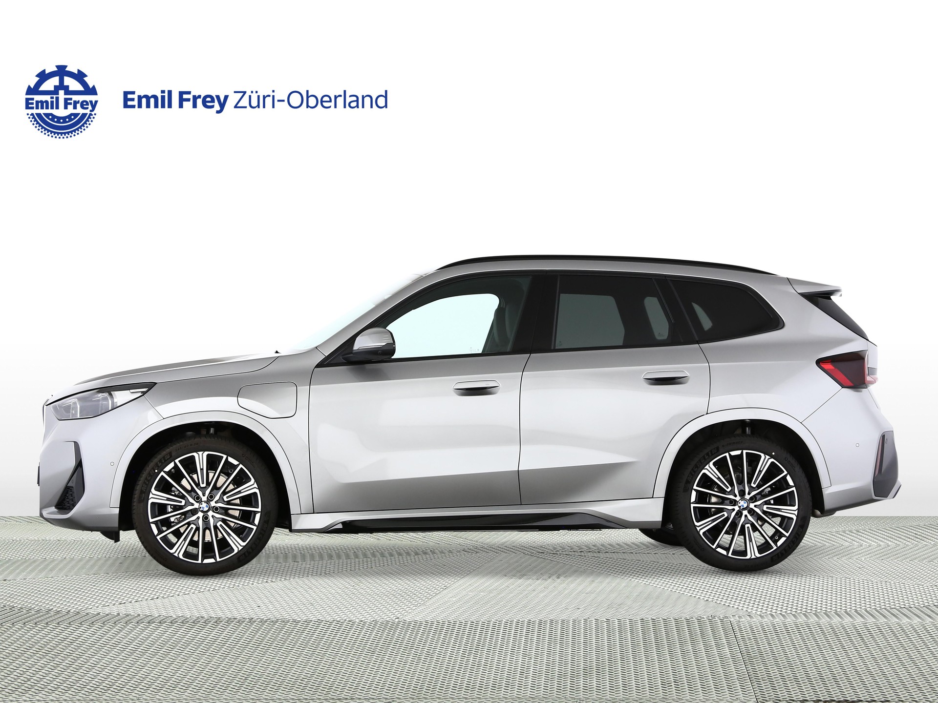 BMW X1 30e xDrive paddles-showroom-element-1