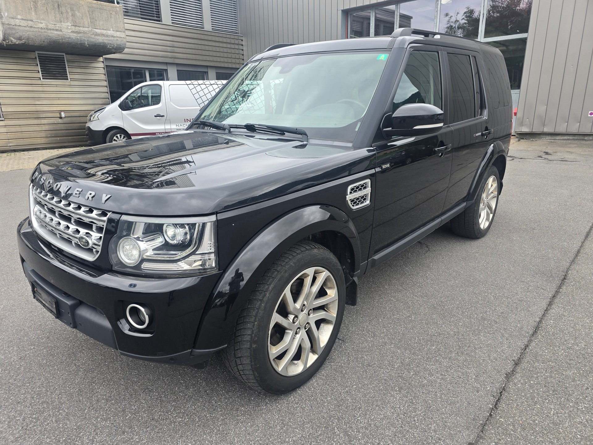 LAND ROVER Discovery 3.0 SDV6 HSE Luxury Automatic