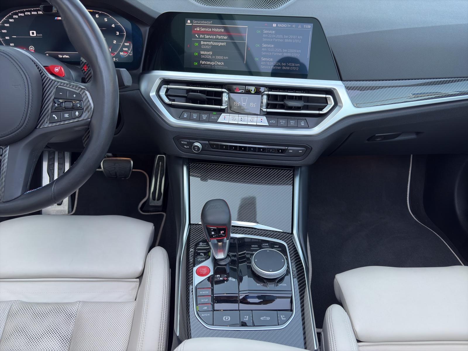 BMW M4 Competition M xDrive Cabrio-image-16