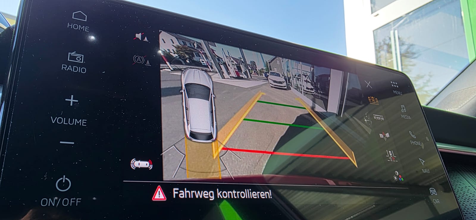 SKODA Fabia 1.5 TSI 130 DSG-image-13