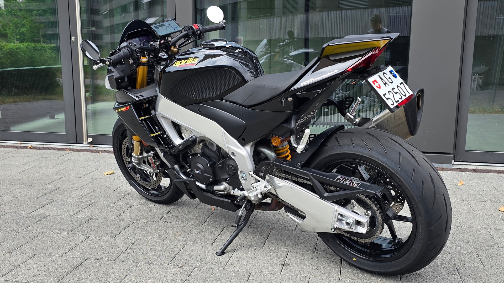 APRILIA Tuono V4 1100 Factory-image-3