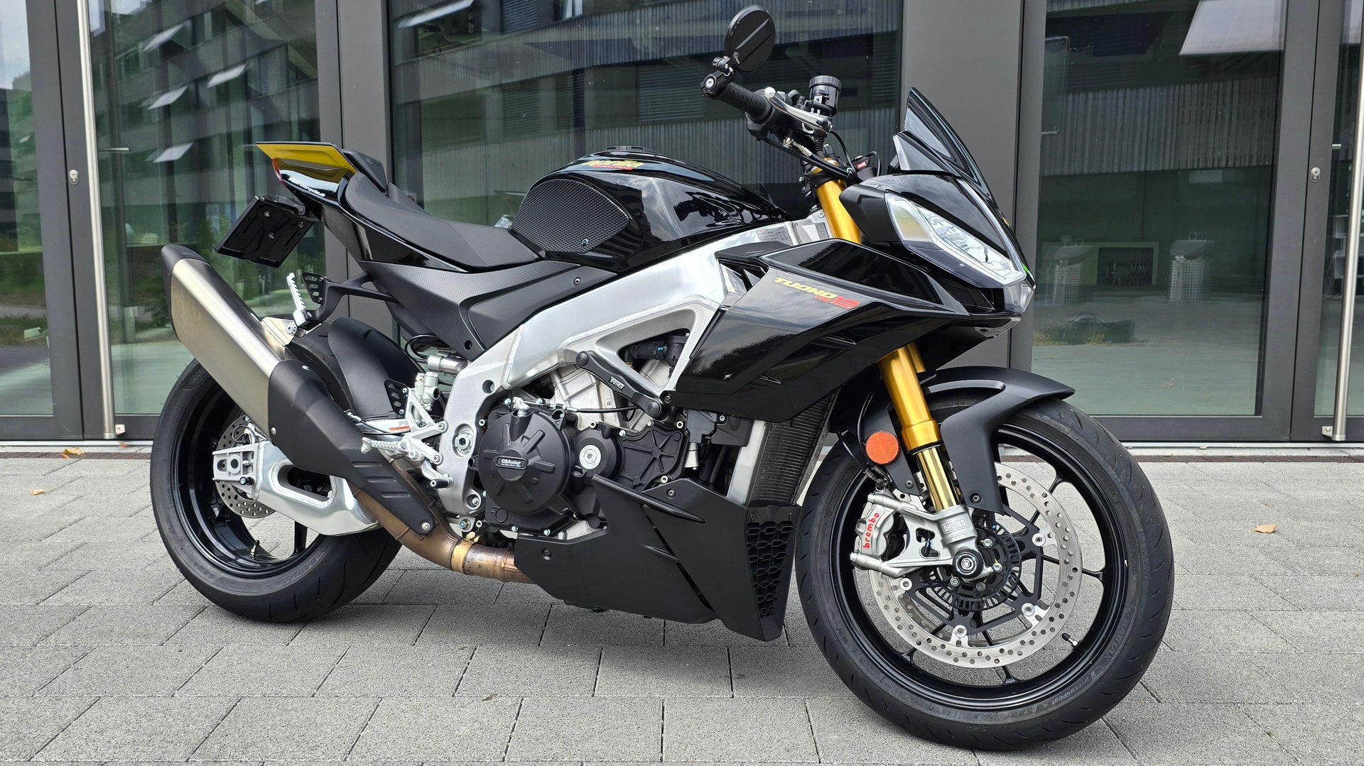 APRILIA Tuono V4 1100 Factory-image-0