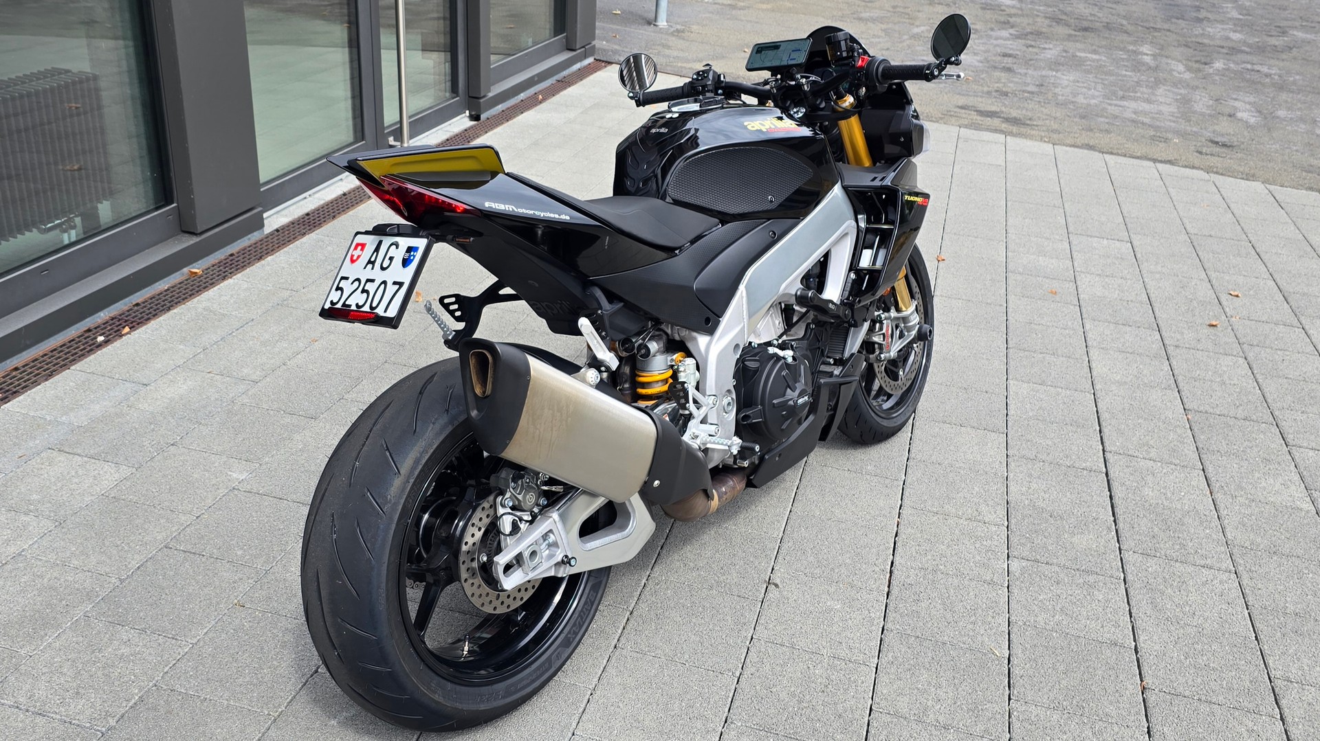 APRILIA Tuono V4 1100 Factory-image-5